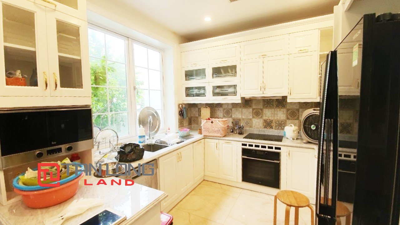 Cho thuê Biệt thự Song lập 4 phòng ngủ full nội thất cao cấp tại Vinhomes Riverside Long Biên 5