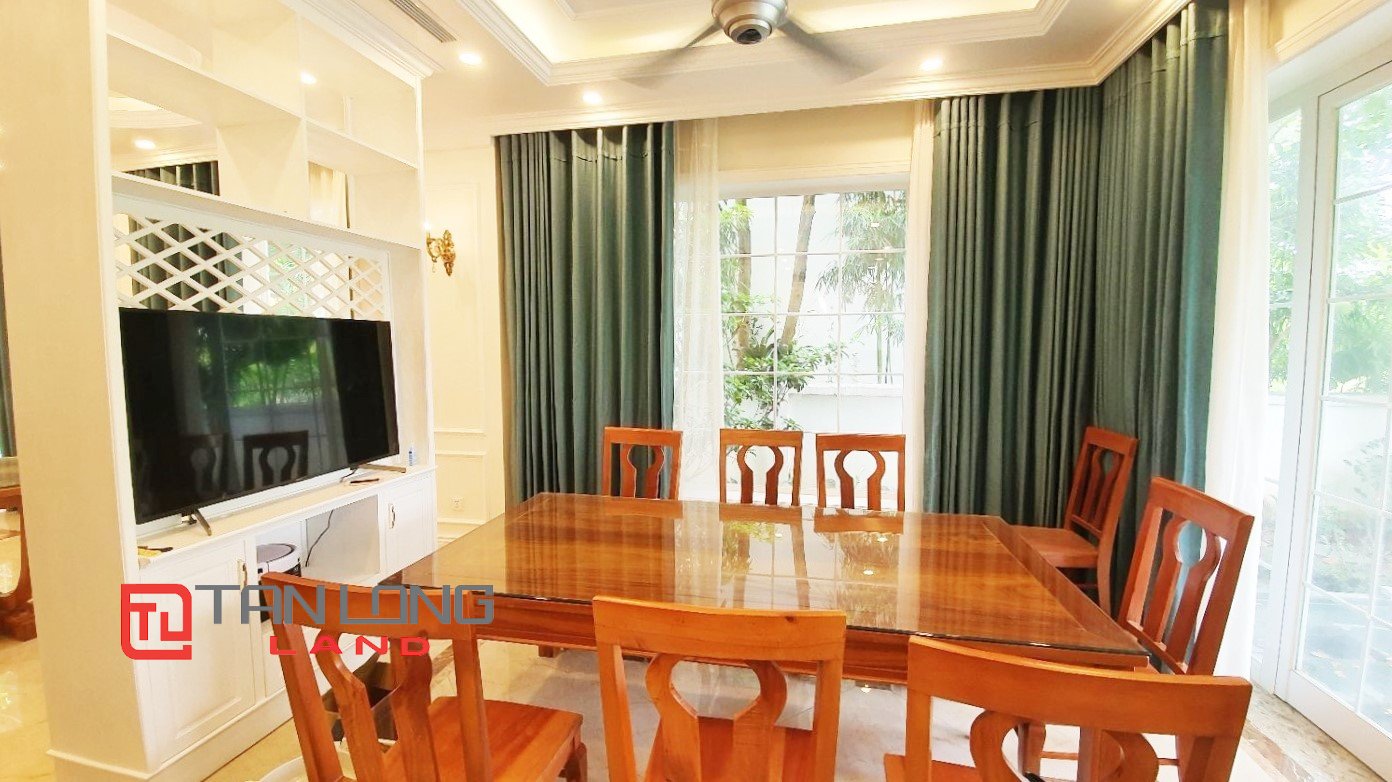 Cho thuê Biệt thự Song lập 4 phòng ngủ full nội thất cao cấp tại Vinhomes Riverside Long Biên 6