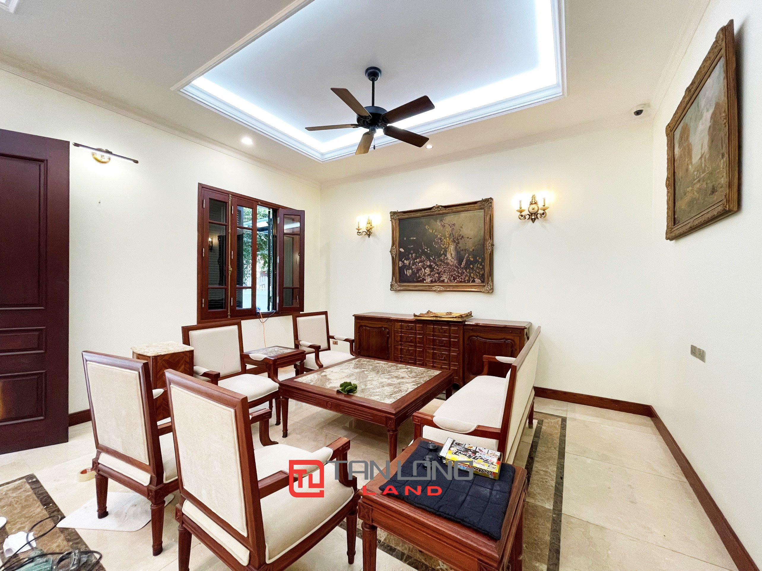 Cho thuê Biệt thự Song lập 4 phòng ngủ, full nội thất tại Vinhomes Riverside Long Biên 3