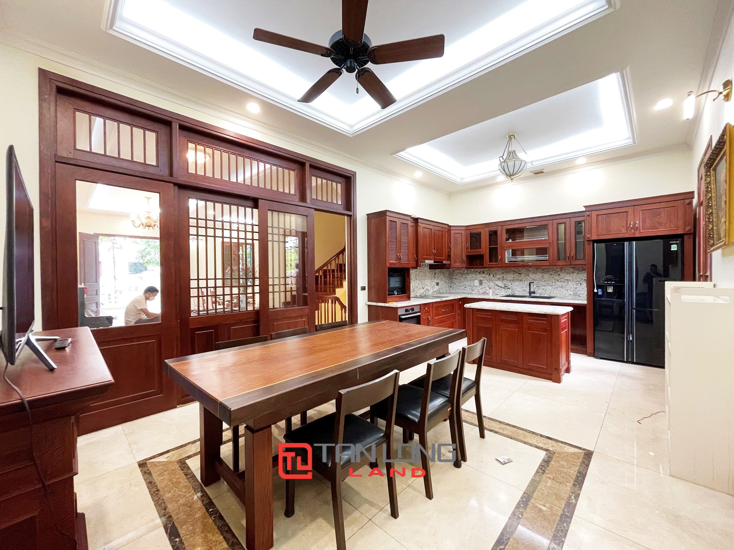 Cho thuê Biệt thự Song lập 4 phòng ngủ, full nội thất tại Vinhomes Riverside Long Biên 4