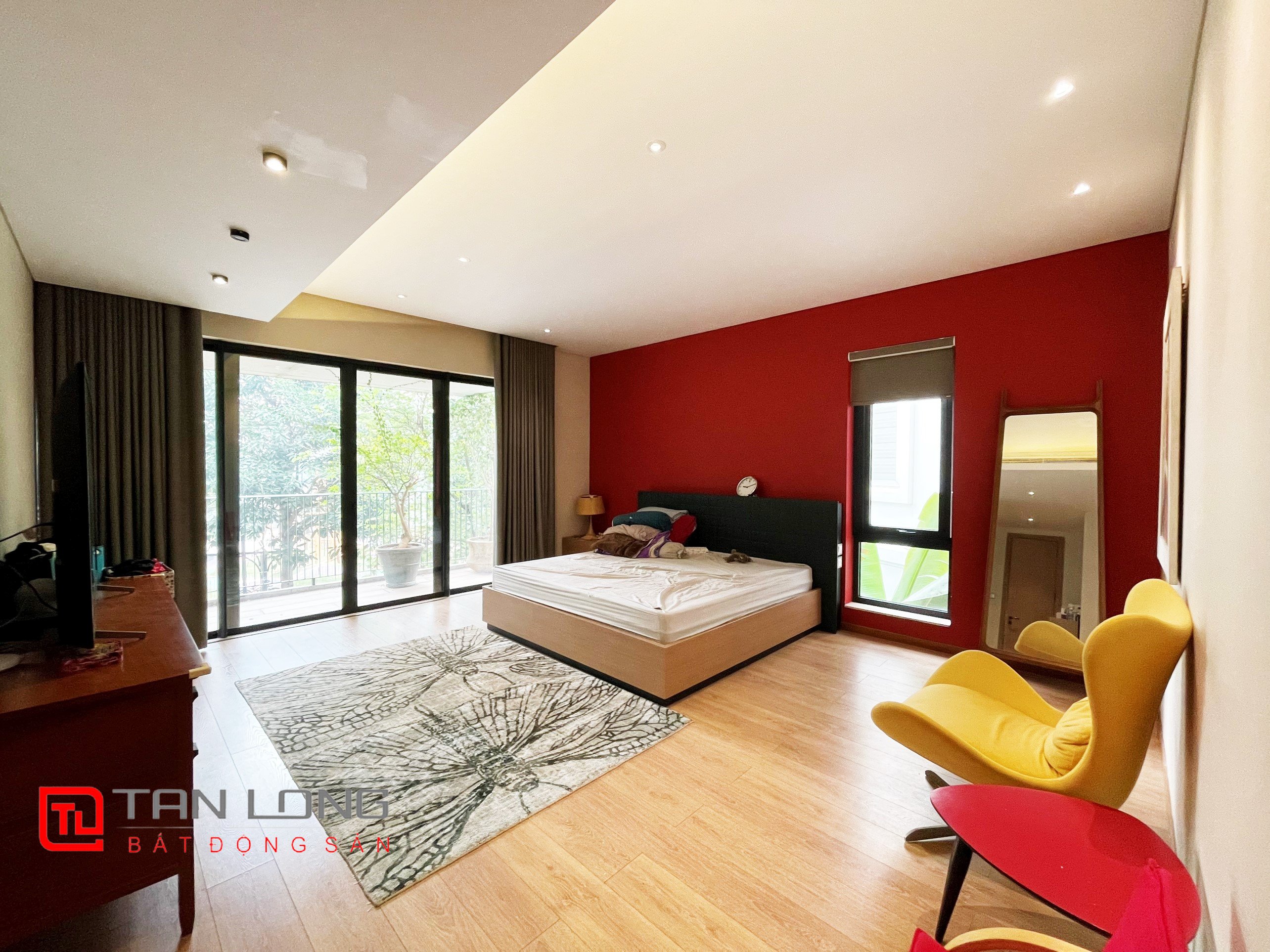 Cho thuê Biệt thự Song lập 4 phòng ngủ gần TTTM Vincom tại Vinhomes Riverside 10