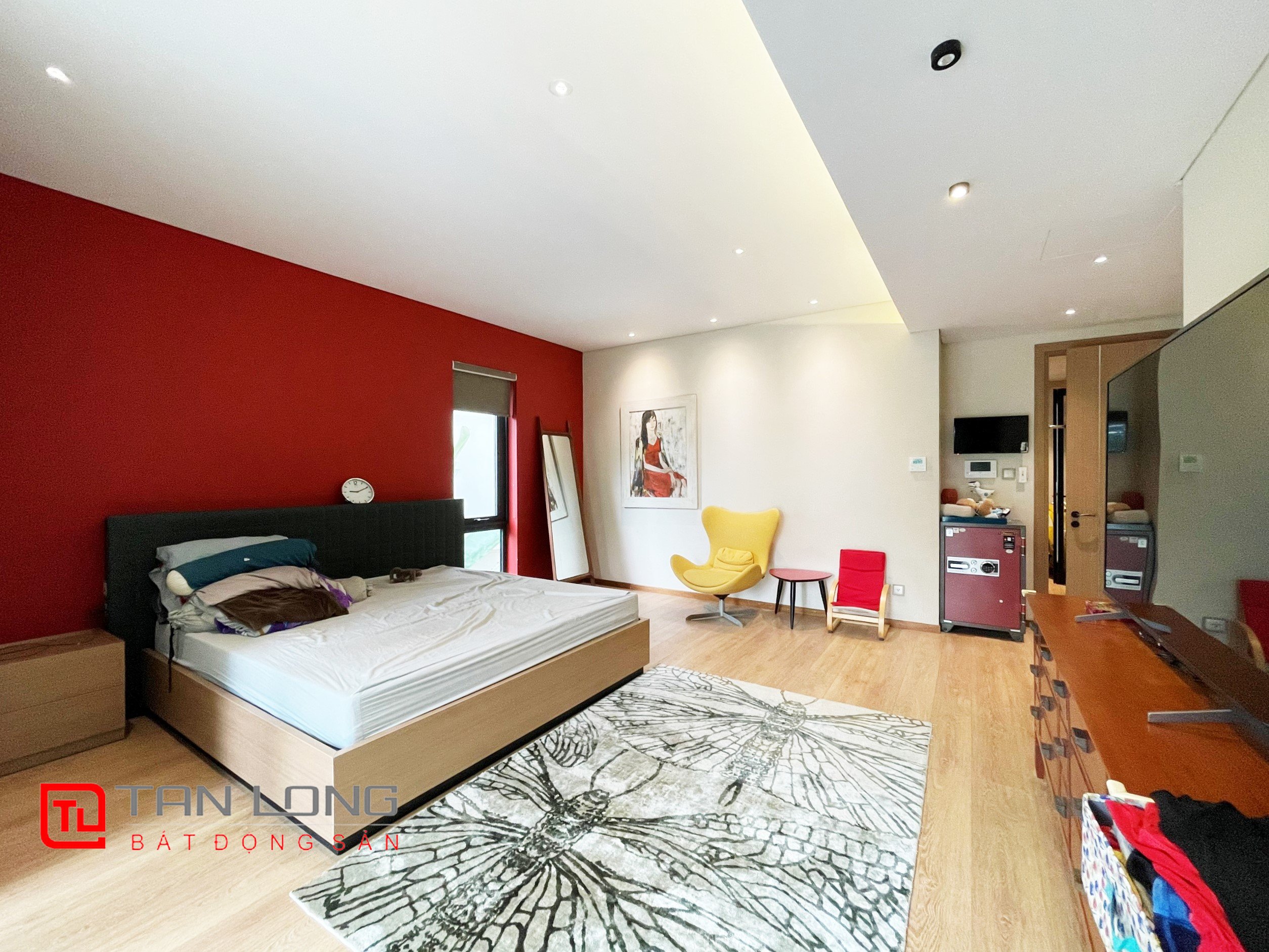 Cho thuê Biệt thự Song lập 4 phòng ngủ gần TTTM Vincom tại Vinhomes Riverside 9