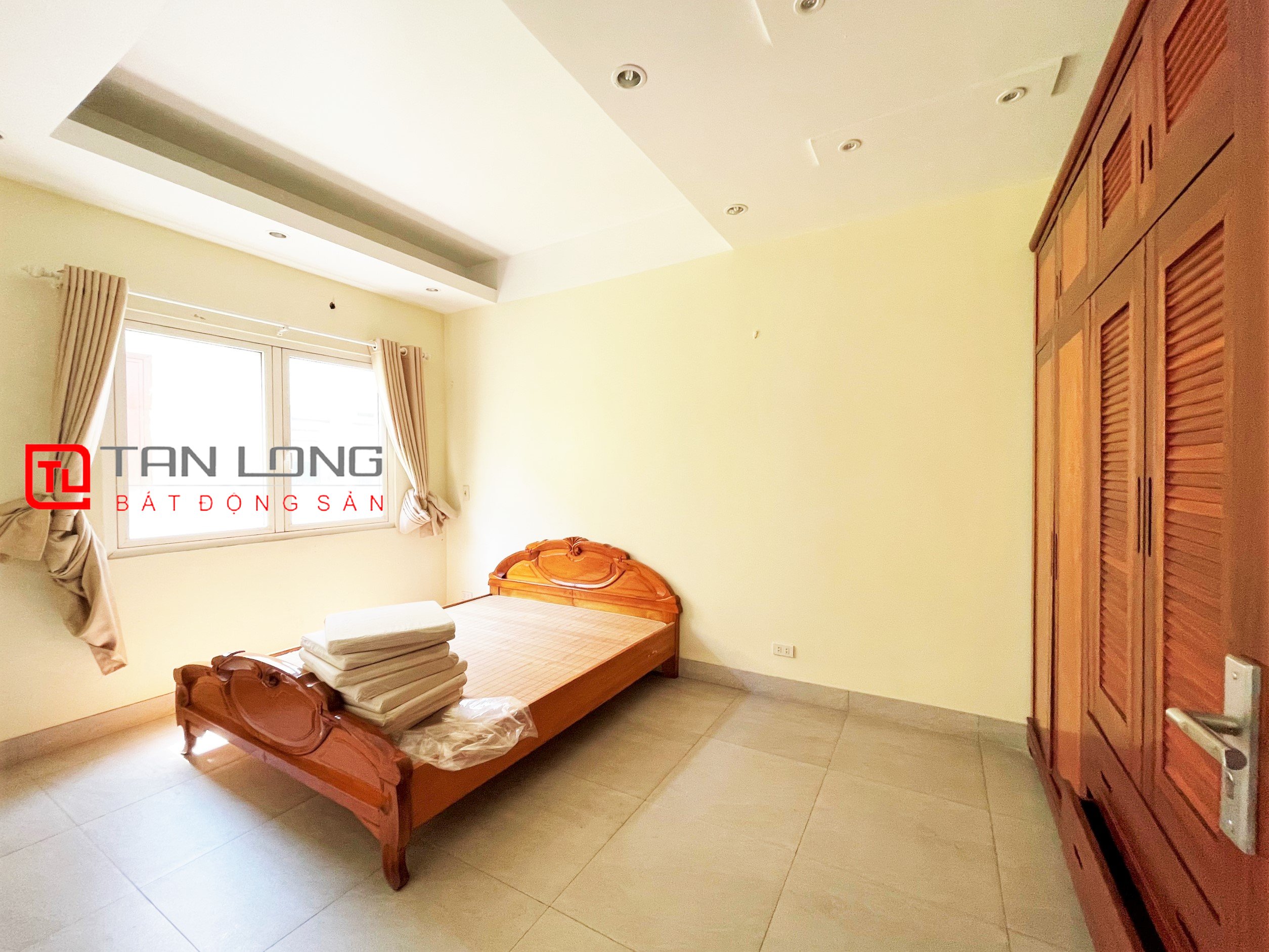 Cho thuê Biệt thự Song lập 4 phòng ngủ giá hợp lý tại Vinhomes Riverside 11