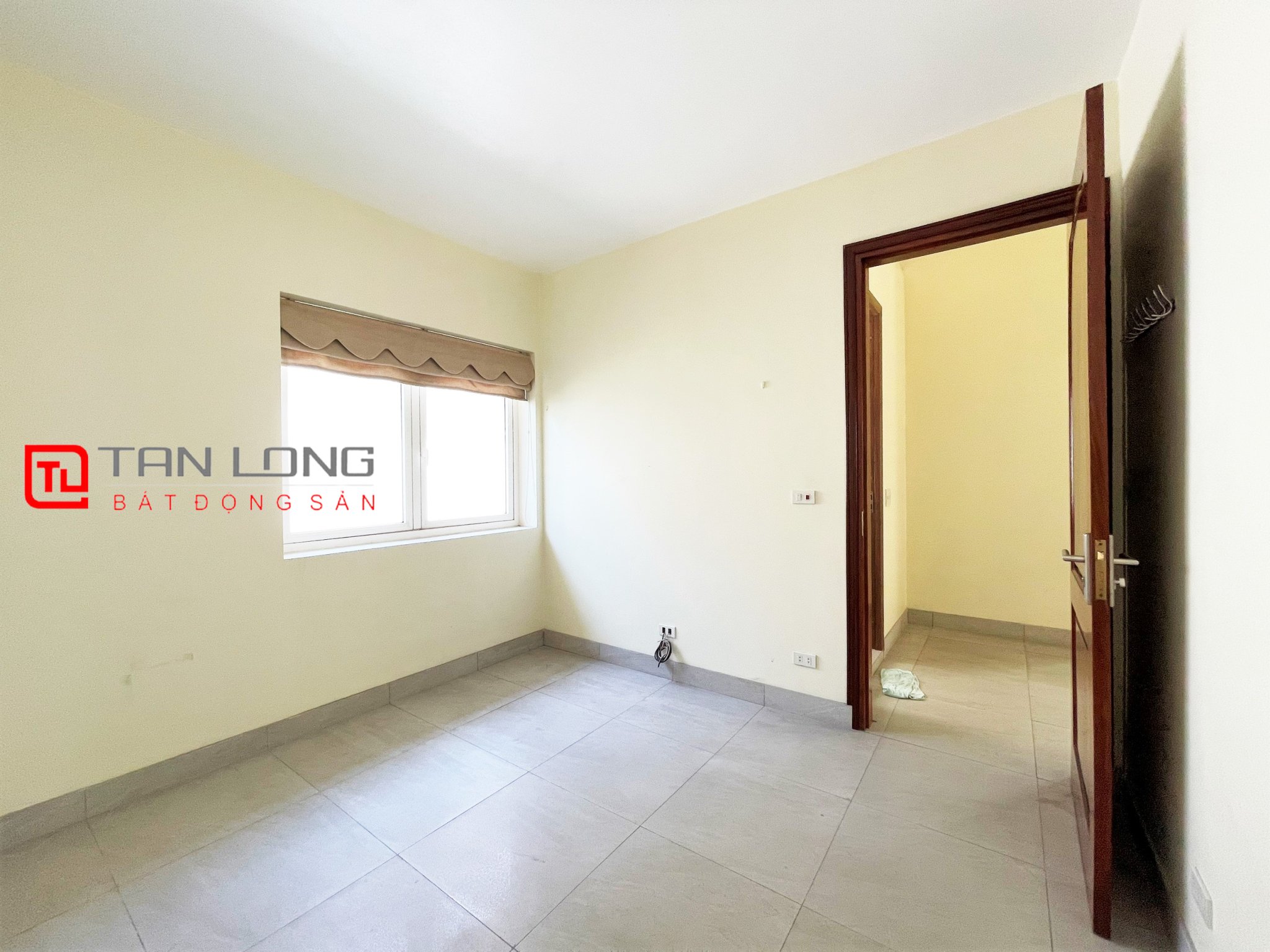 Cho thuê Biệt thự Song lập 4 phòng ngủ giá hợp lý tại Vinhomes Riverside 12