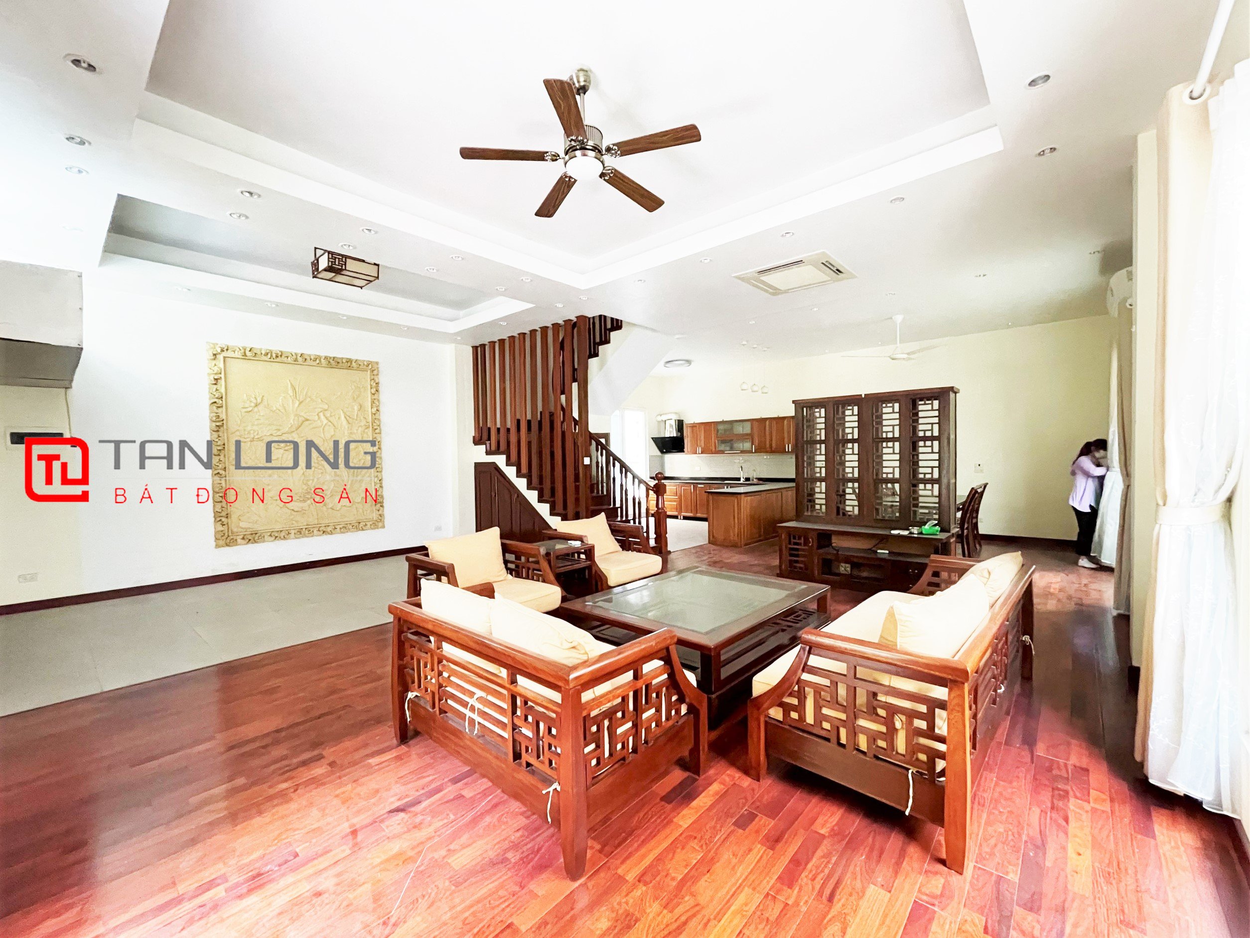 Cho thuê Biệt thự Song lập 4 phòng ngủ giá hợp lý tại Vinhomes Riverside 3