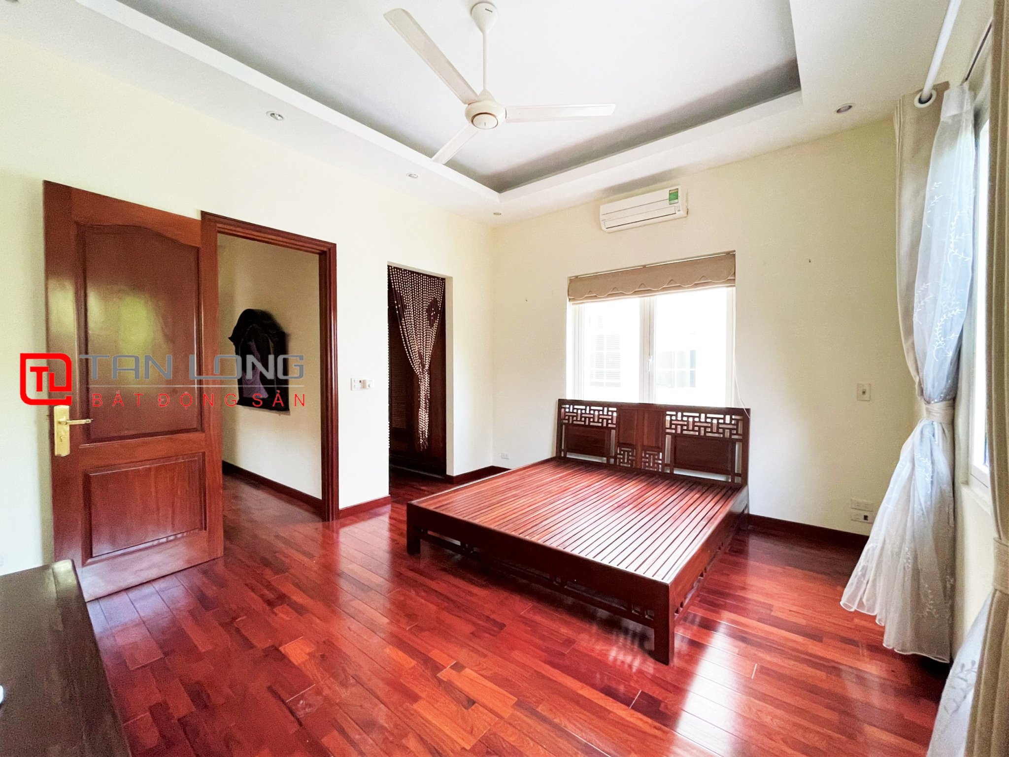 Cho thuê Biệt thự Song lập 4 phòng ngủ giá hợp lý tại Vinhomes Riverside 6