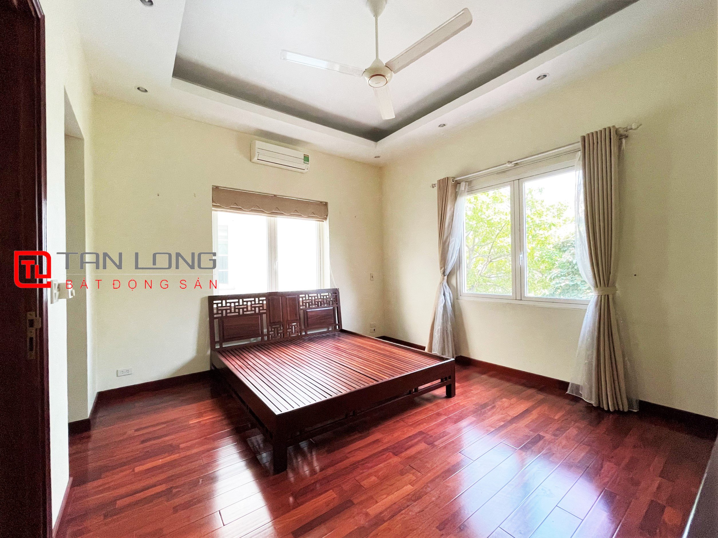 Cho thuê Biệt thự Song lập 4 phòng ngủ giá hợp lý tại Vinhomes Riverside 7