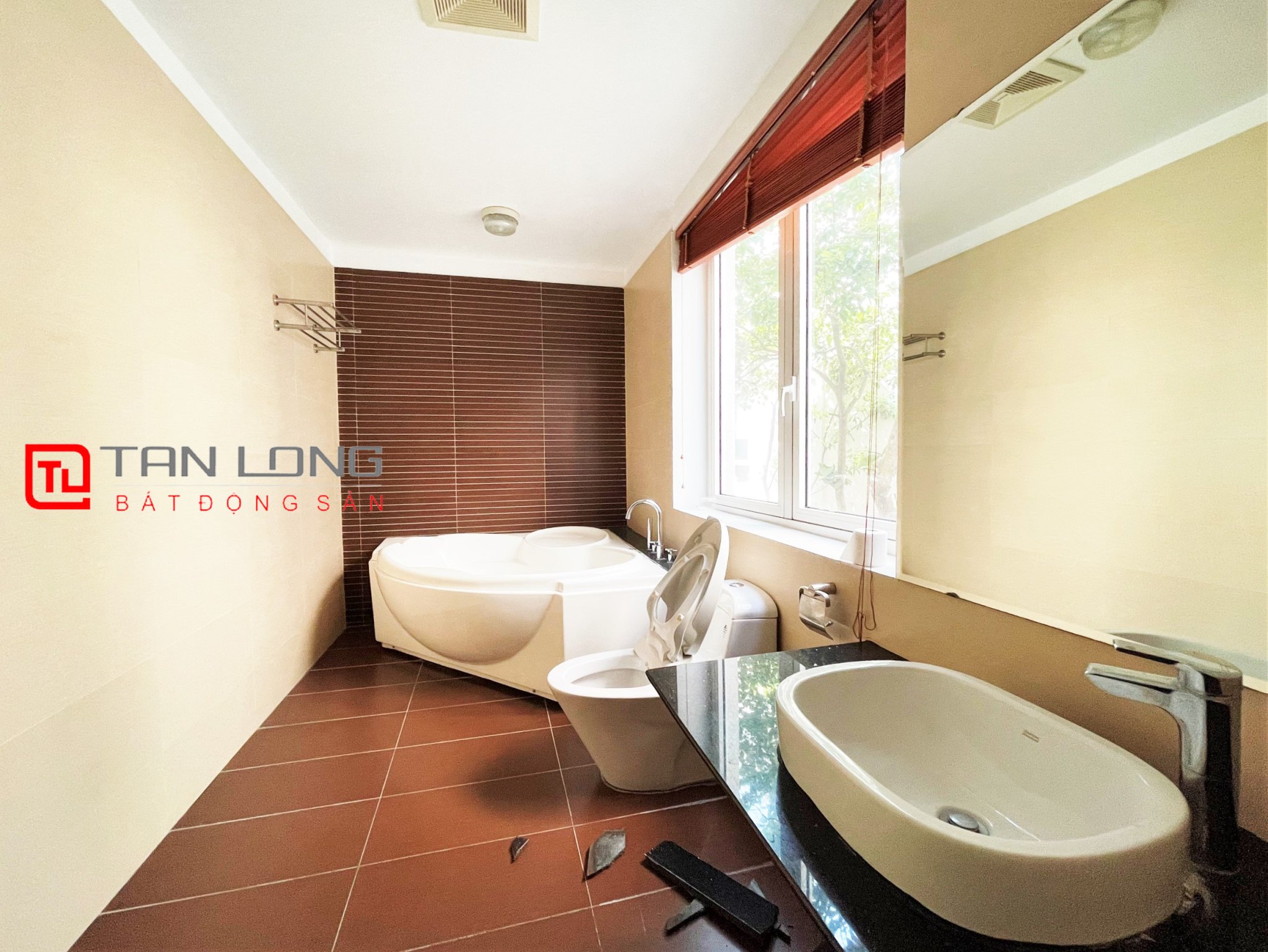 Cho thuê Biệt thự Song lập 4 phòng ngủ giá hợp lý tại Vinhomes Riverside 8