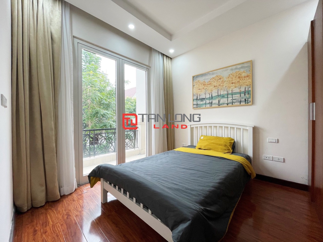 Cho thuê Biệt thự Song lập 5 phòng ngủ giá hợp lý tại Vinhomes Riverside Long Biên 10
