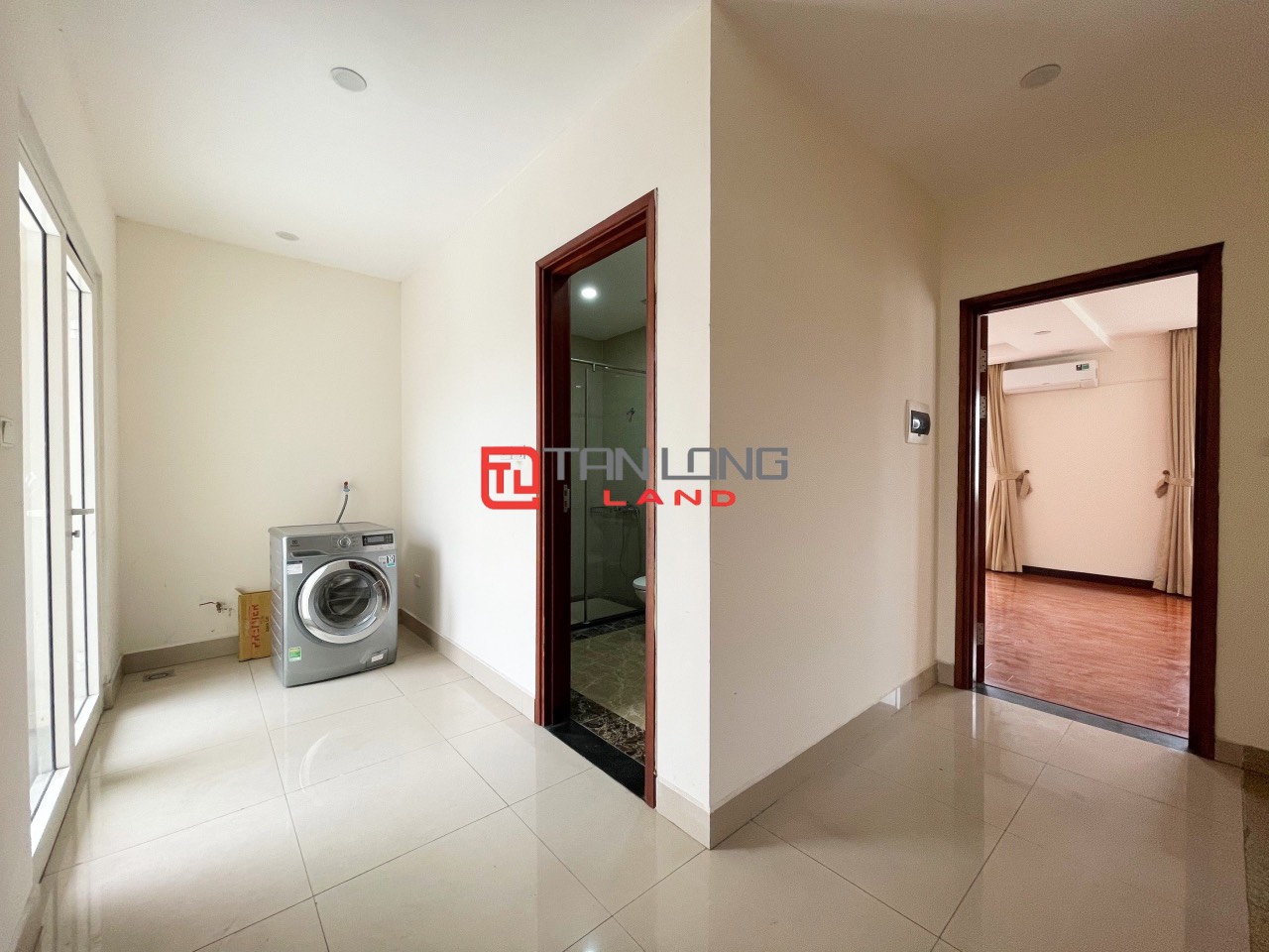 Cho thuê Biệt thự Song lập 5 phòng ngủ giá hợp lý tại Vinhomes Riverside Long Biên 16