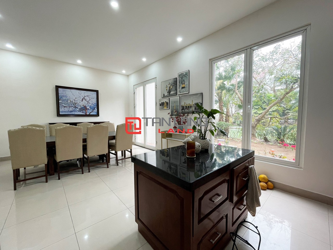 Cho thuê Biệt thự Song lập 5 phòng ngủ giá hợp lý tại Vinhomes Riverside Long Biên 3