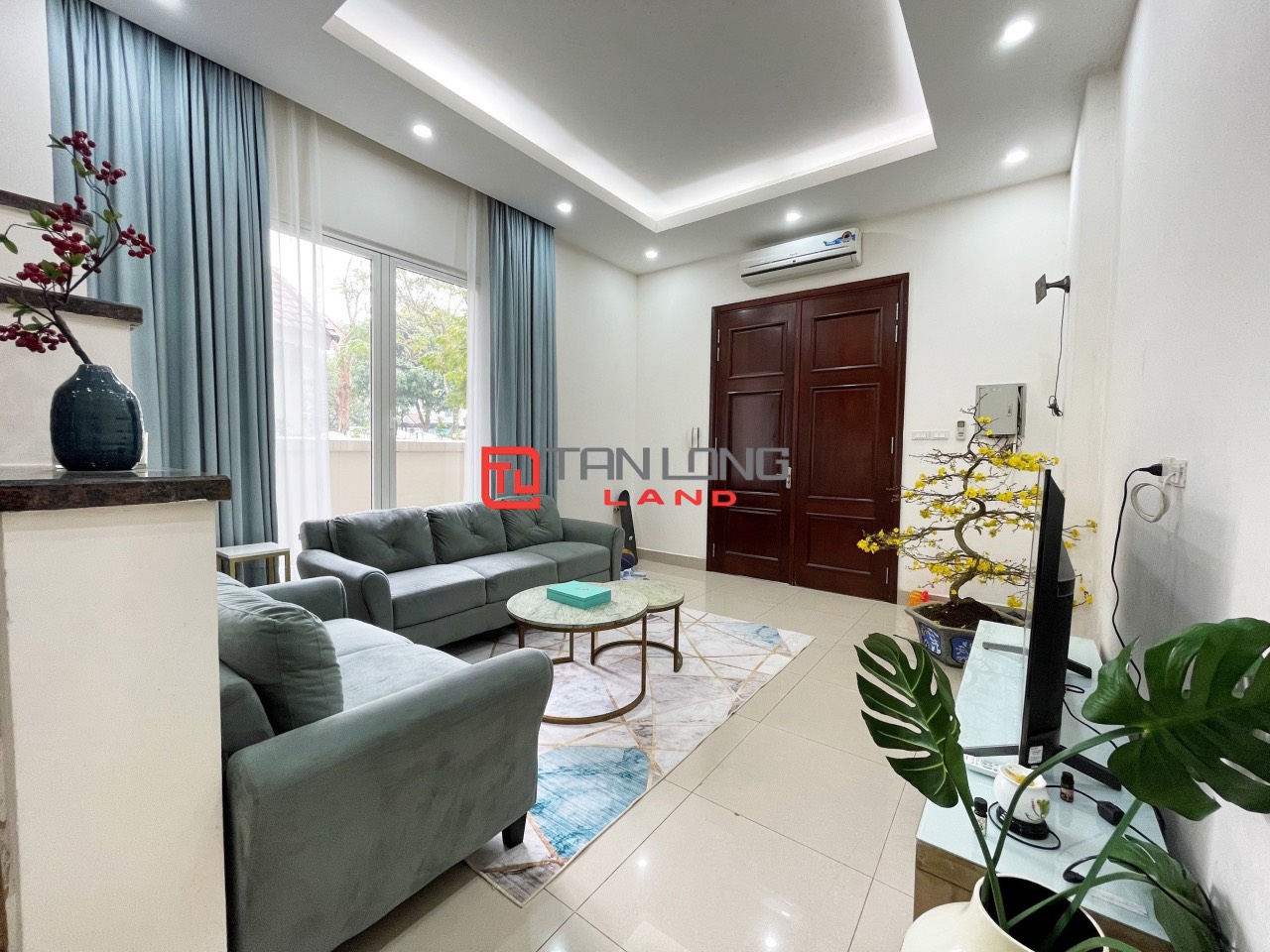Cho thuê Biệt thự Song lập 5 phòng ngủ giá hợp lý tại Vinhomes Riverside 2