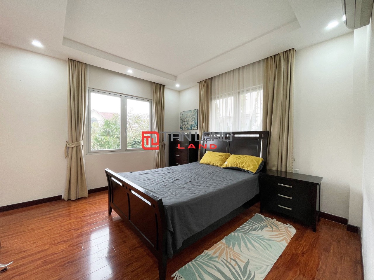 Cho thuê Biệt thự Song lập 5 phòng ngủ giá hợp lý tại Vinhomes Riverside 6