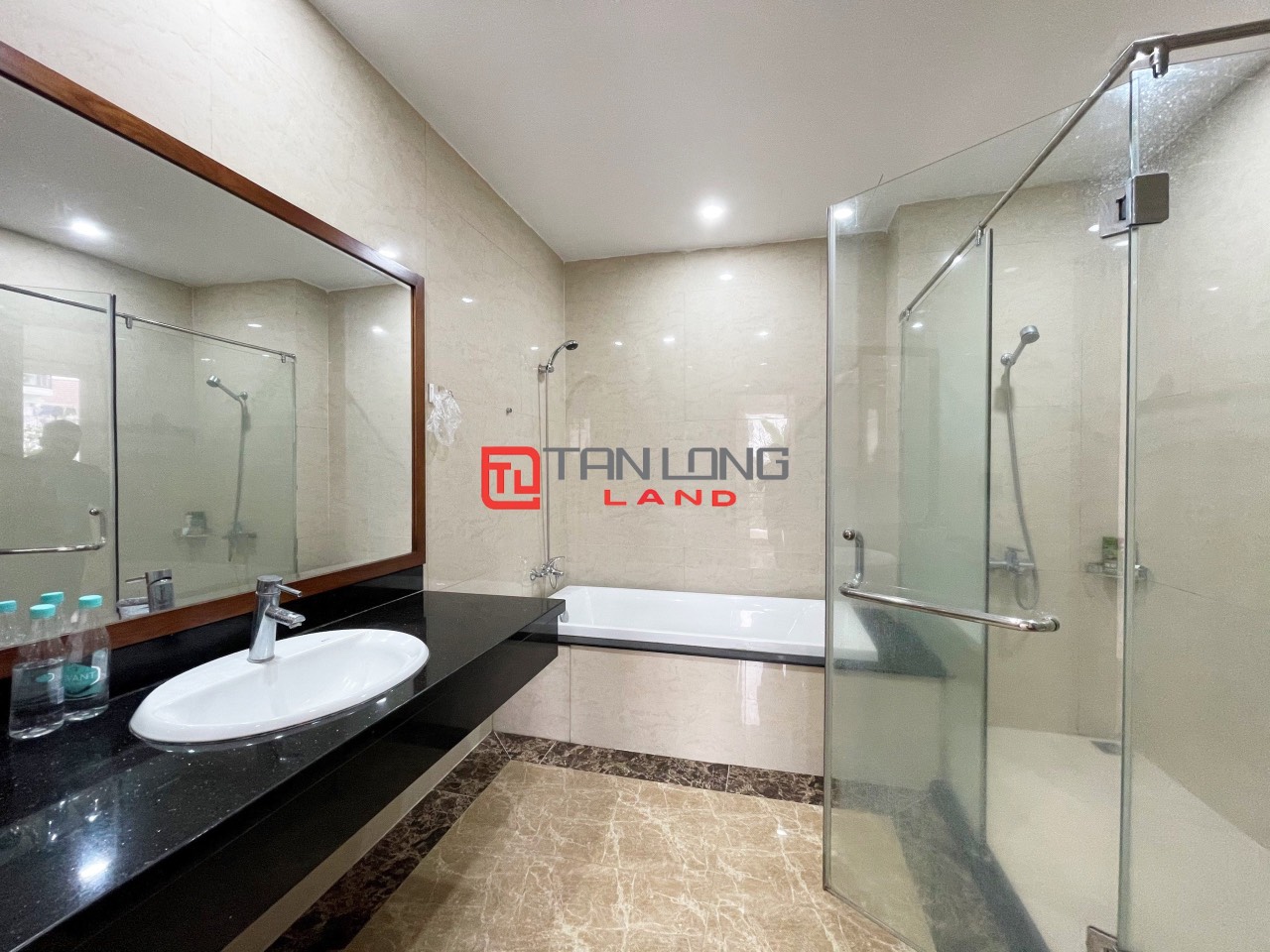Cho thuê Biệt thự Song lập 5 phòng ngủ giá hợp lý tại Vinhomes Riverside 7