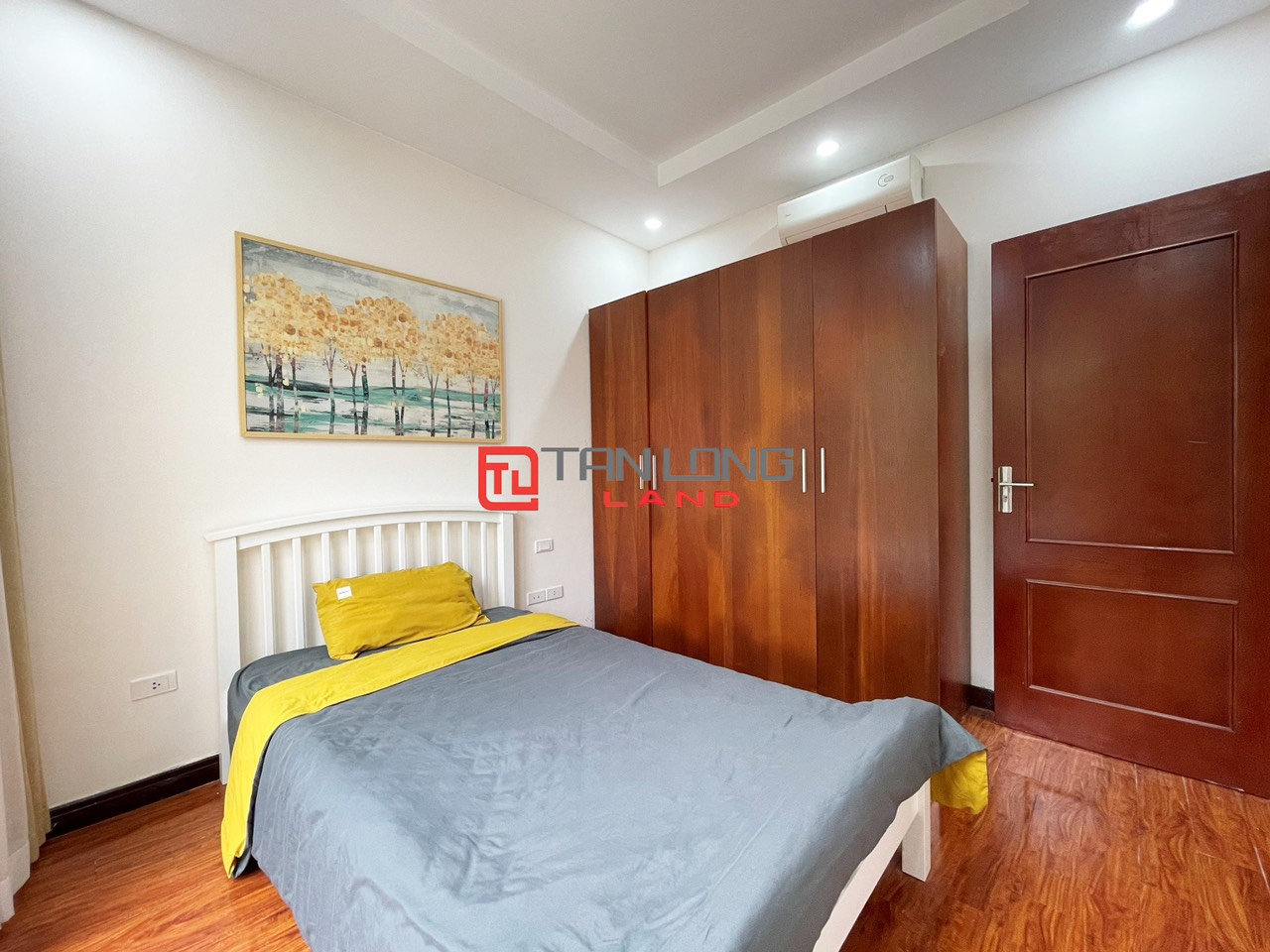 Cho thuê Biệt thự Song lập 5 phòng ngủ giá hợp lý tại Vinhomes Riverside 8