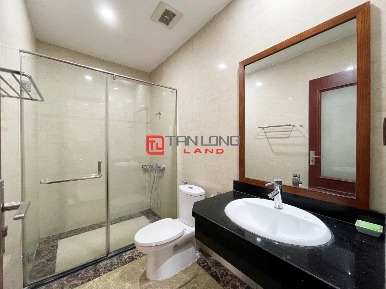 Cho thuê Biệt thự Song lập 5 phòng ngủ giá hợp lý tại Vinhomes Riverside 10