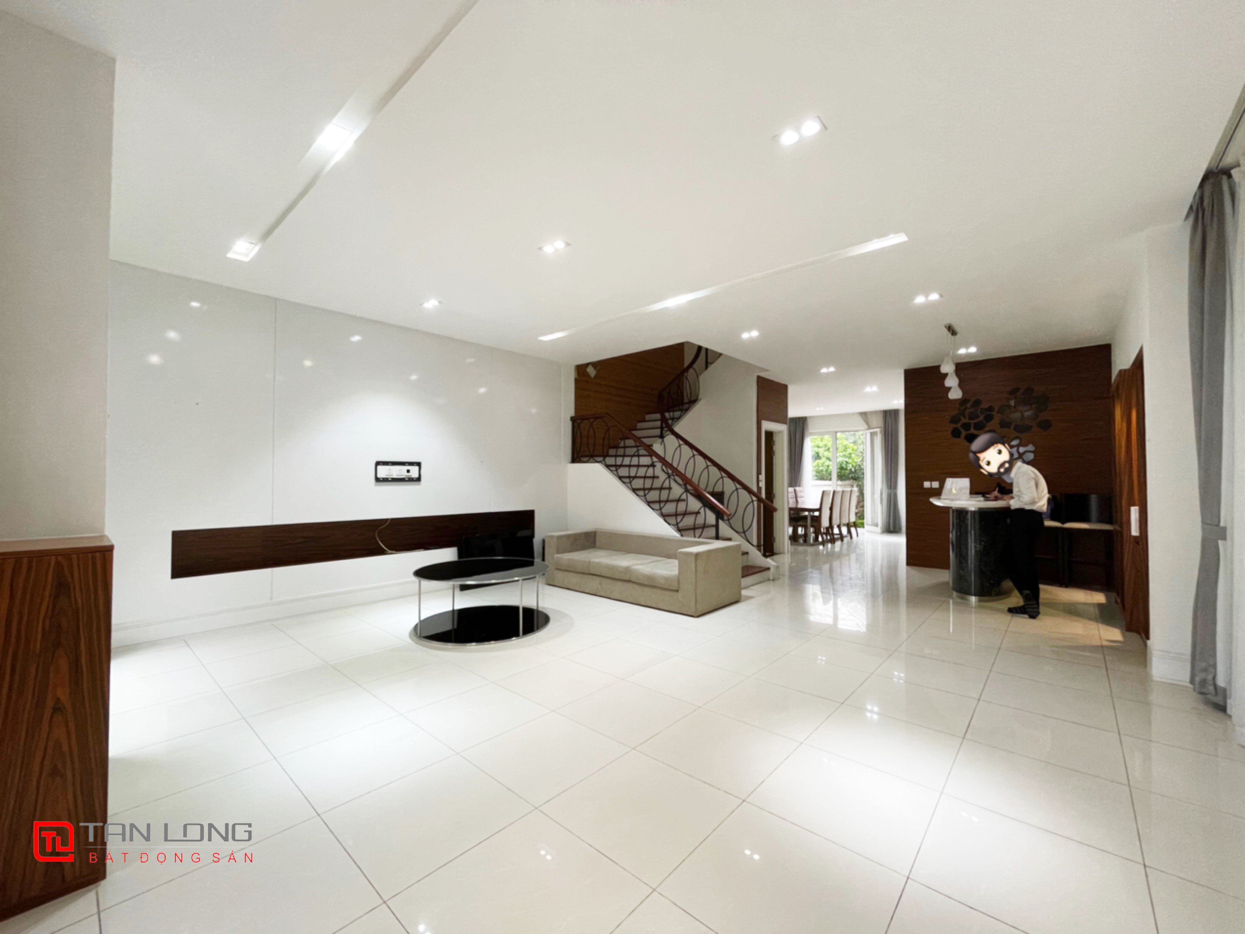 Cho thuê biệt thự song lập có sân vườn tại Vinhomes Riverside 3