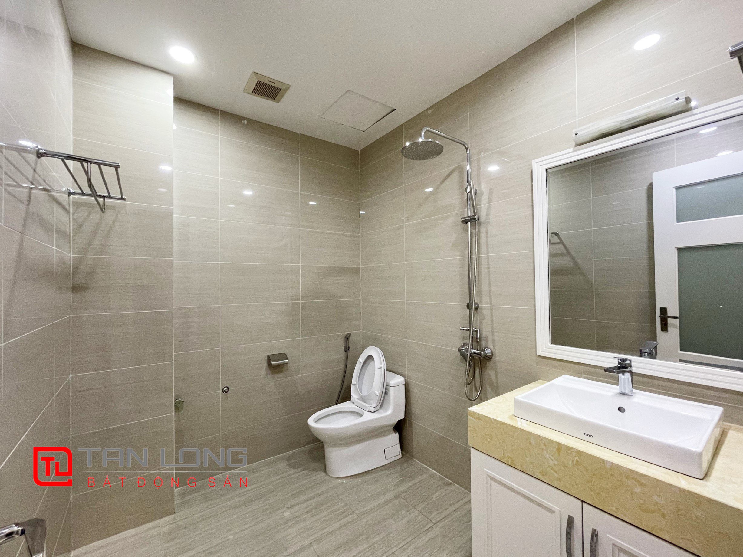 Cho thuê Biệt thự Song lập đầy đủ nội thất tại Vinhomes Riverside 16