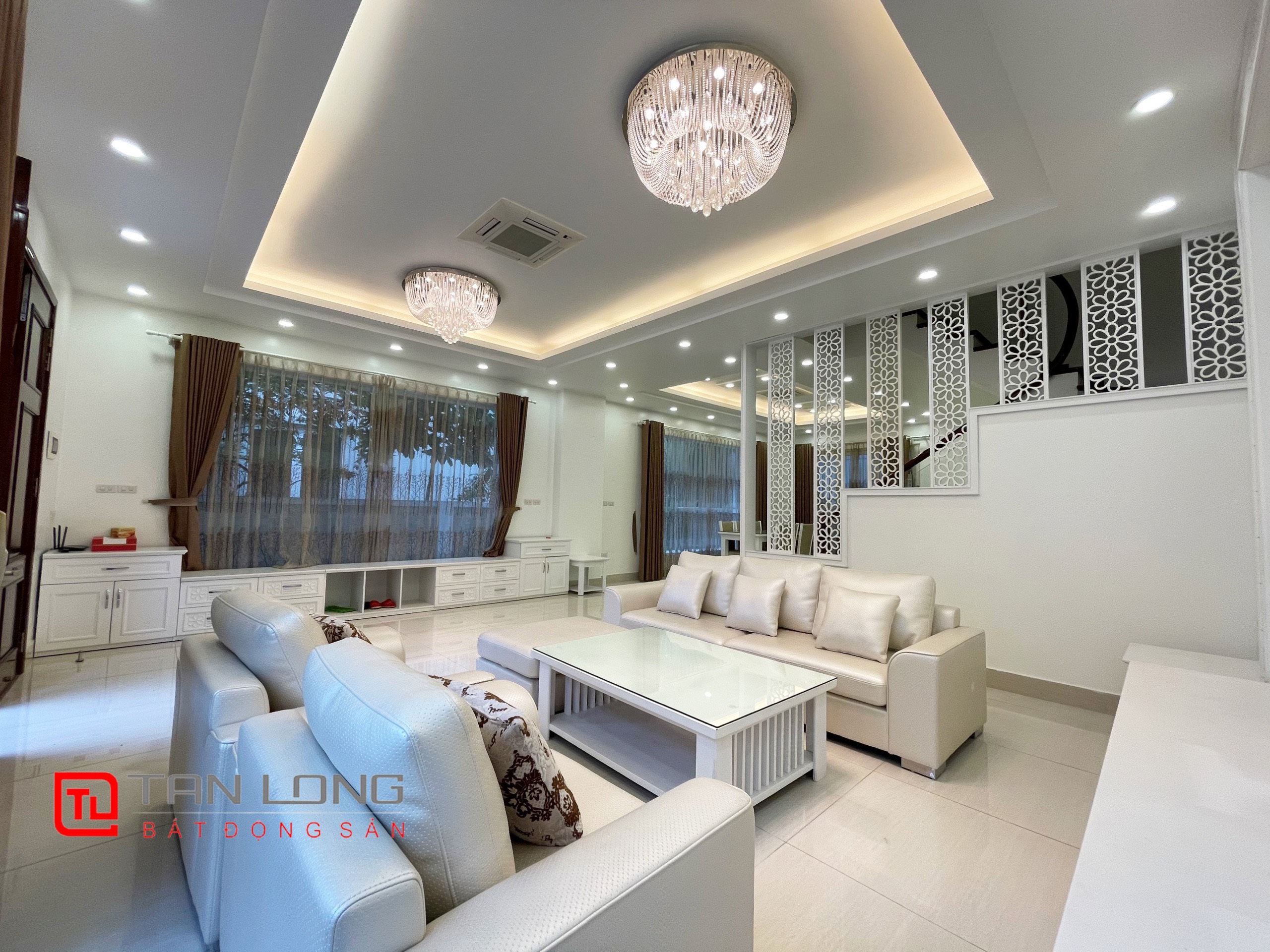 Cho thuê Biệt thự Song lập đầy đủ nội thất tại Vinhomes Riverside 3