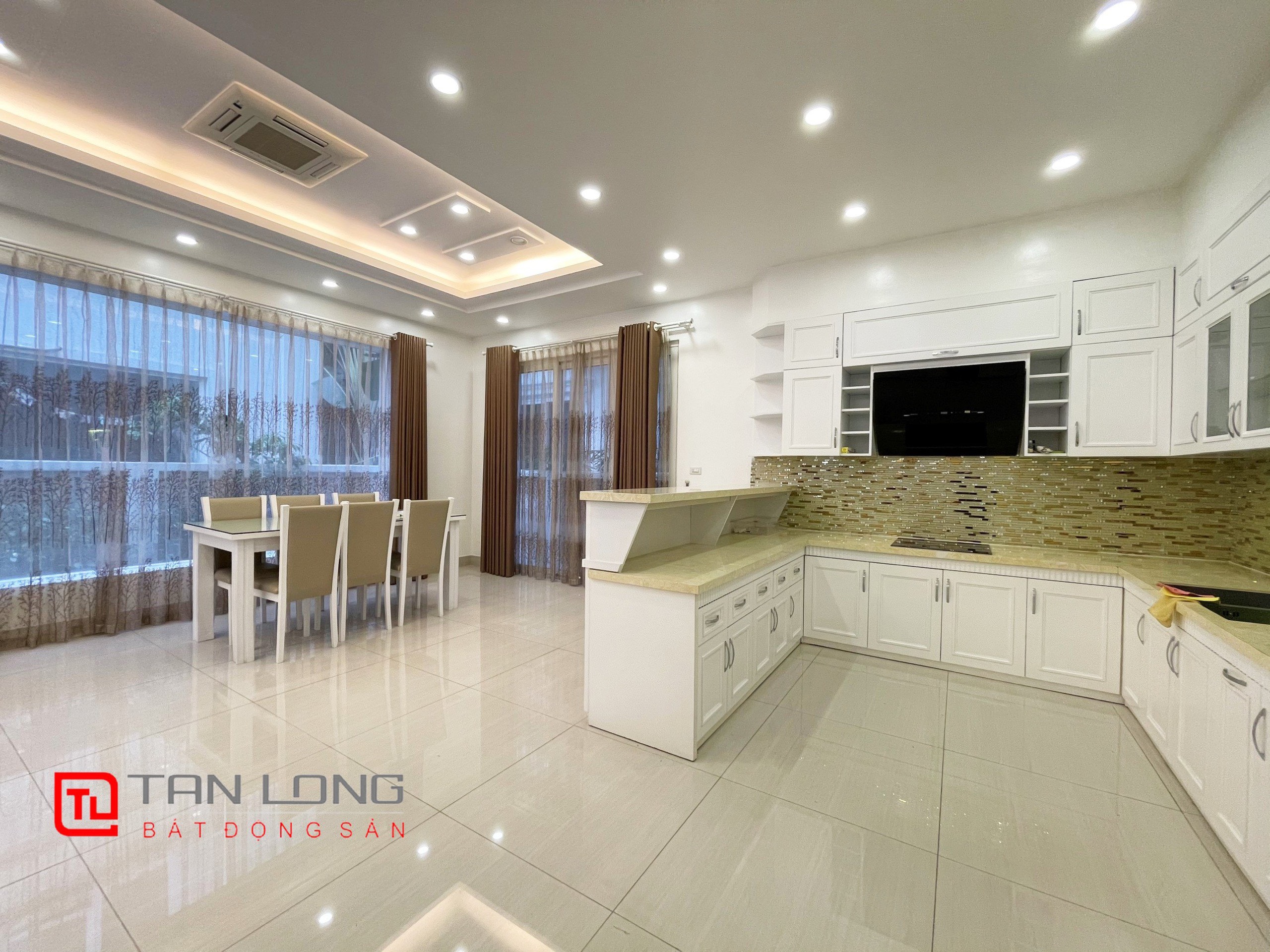 Cho thuê Biệt thự Song lập đầy đủ nội thất tại Vinhomes Riverside 6