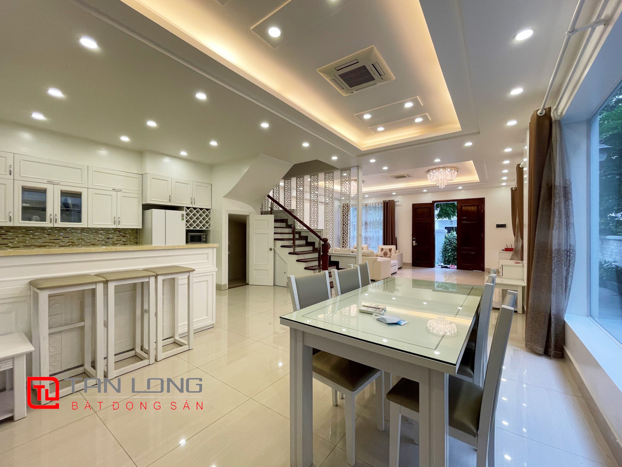 Cho thuê Biệt thự Song lập đầy đủ nội thất tại Vinhomes Riverside 7