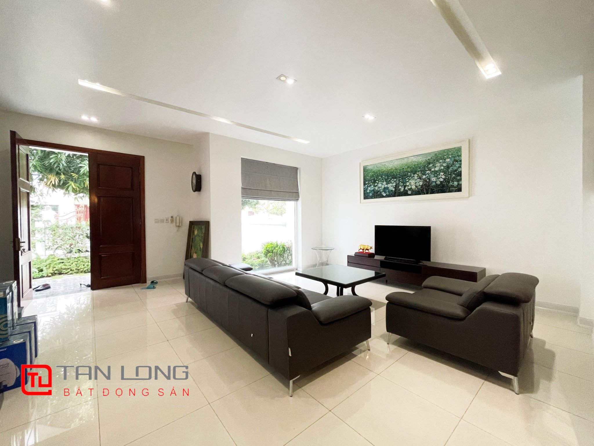 Cho thuê Biệt thự Song lập đủ đồ gần TTTM Vincom tại Vinhomes Riverside 4