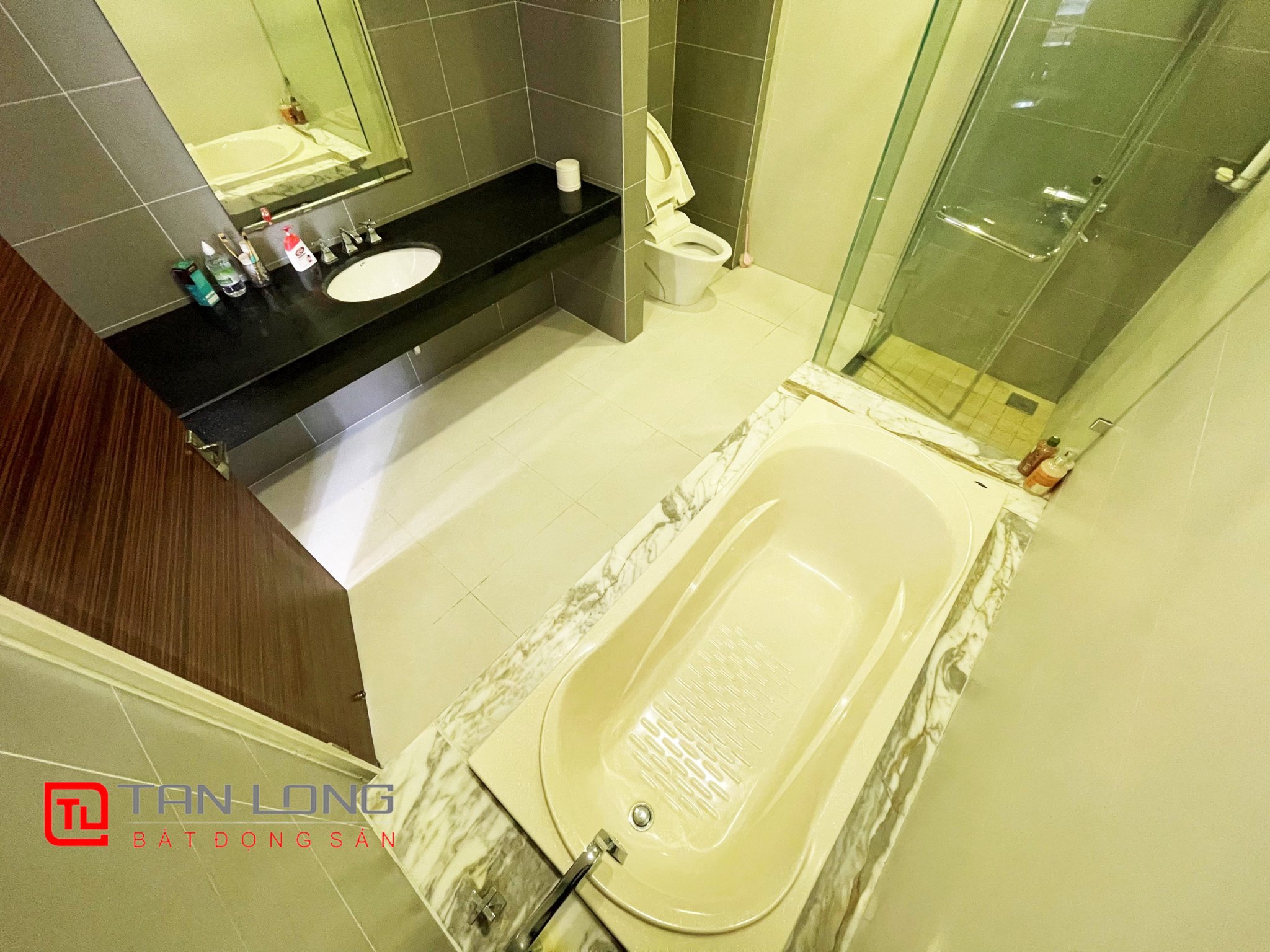 Cho thuê Biệt thự Song lập đủ đồ gần TTTM Vincom tại Vinhomes Riverside 10