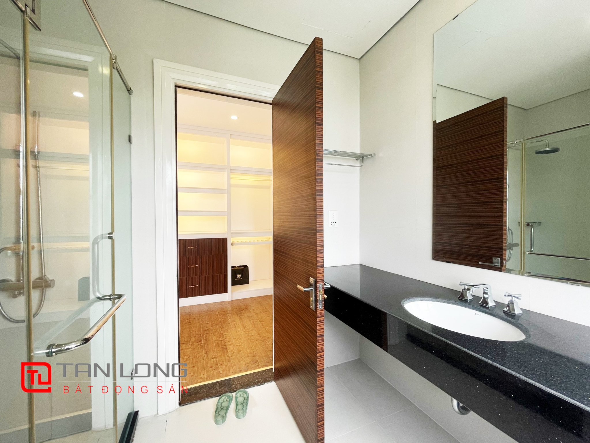 Cho thuê Biệt thự Song lập đủ đồ gần TTTM Vincom tại Vinhomes Riverside 13