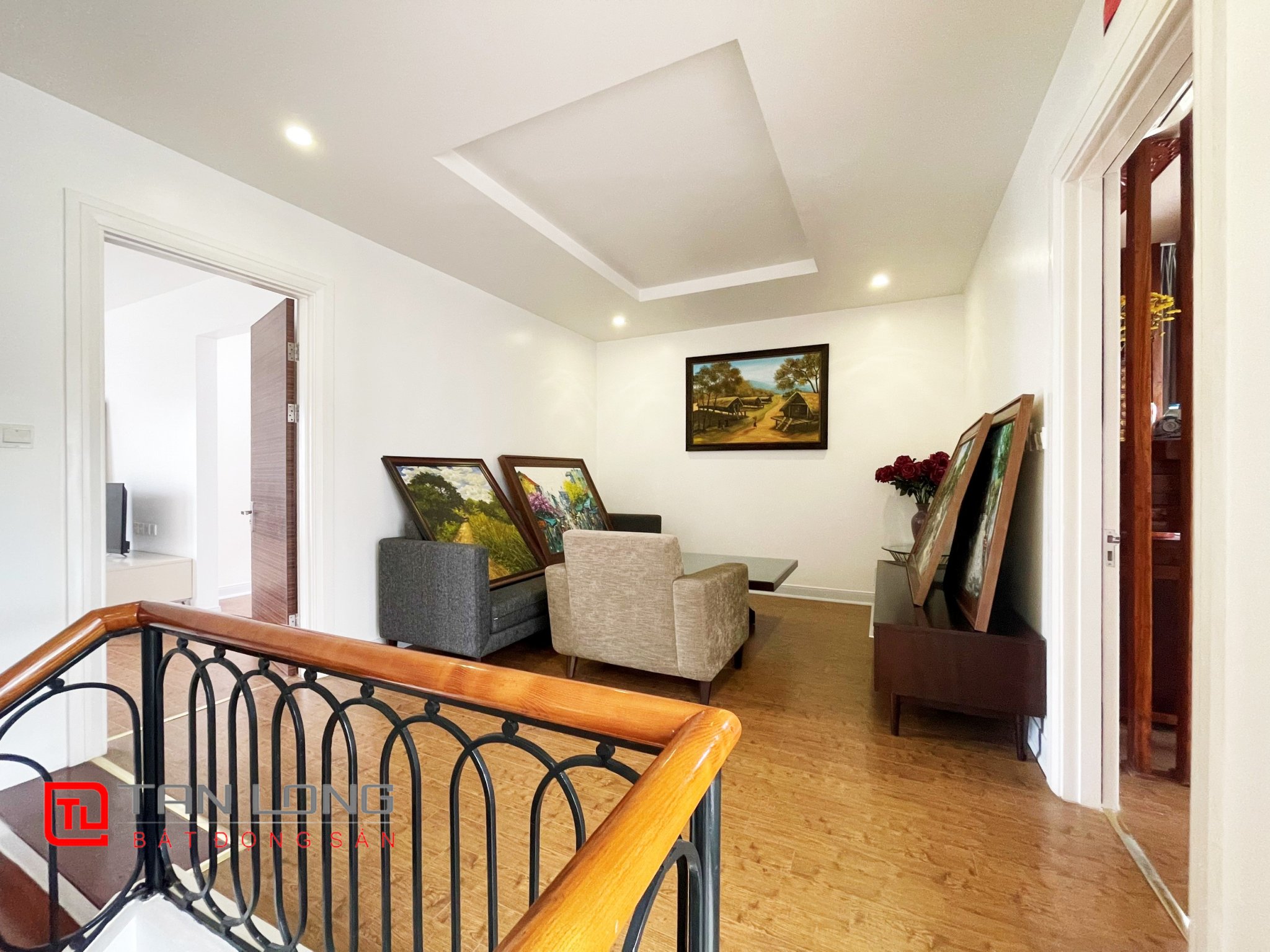 Cho thuê Biệt thự Song lập đủ đồ gần TTTM Vincom tại Vinhomes Riverside 16