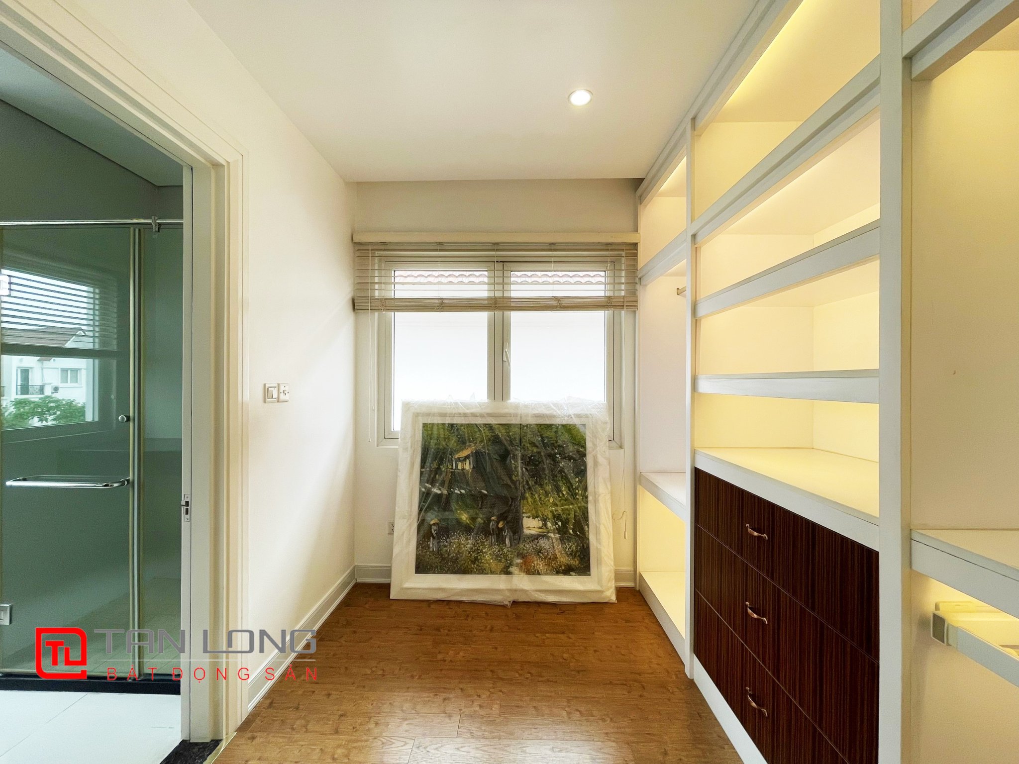 Cho thuê Biệt thự Song lập đủ đồ gần TTTM Vincom tại Vinhomes Riverside 17