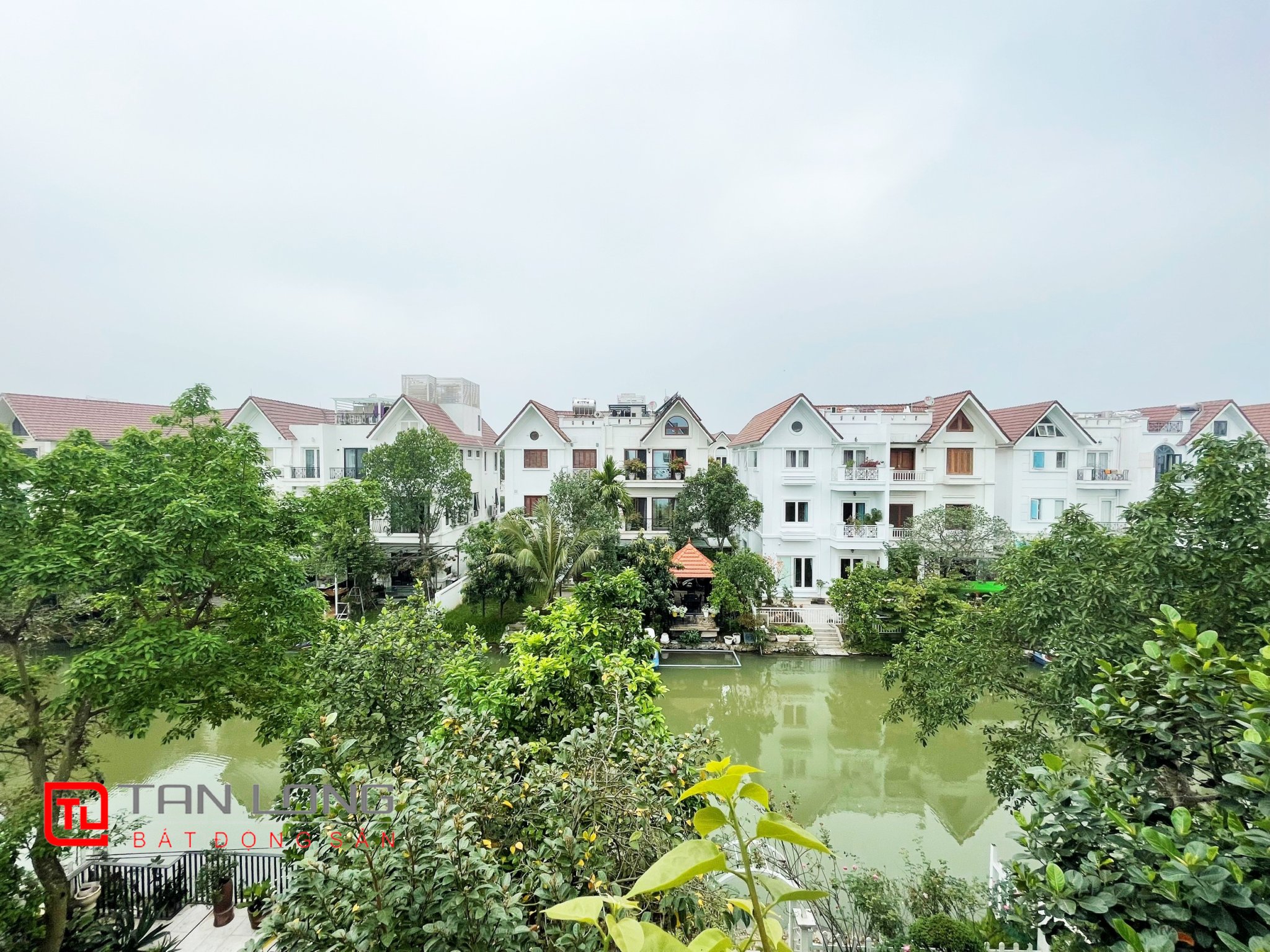 Cho thuê Biệt thự Song lập đủ đồ gần TTTM Vincom tại Vinhomes Riverside 21