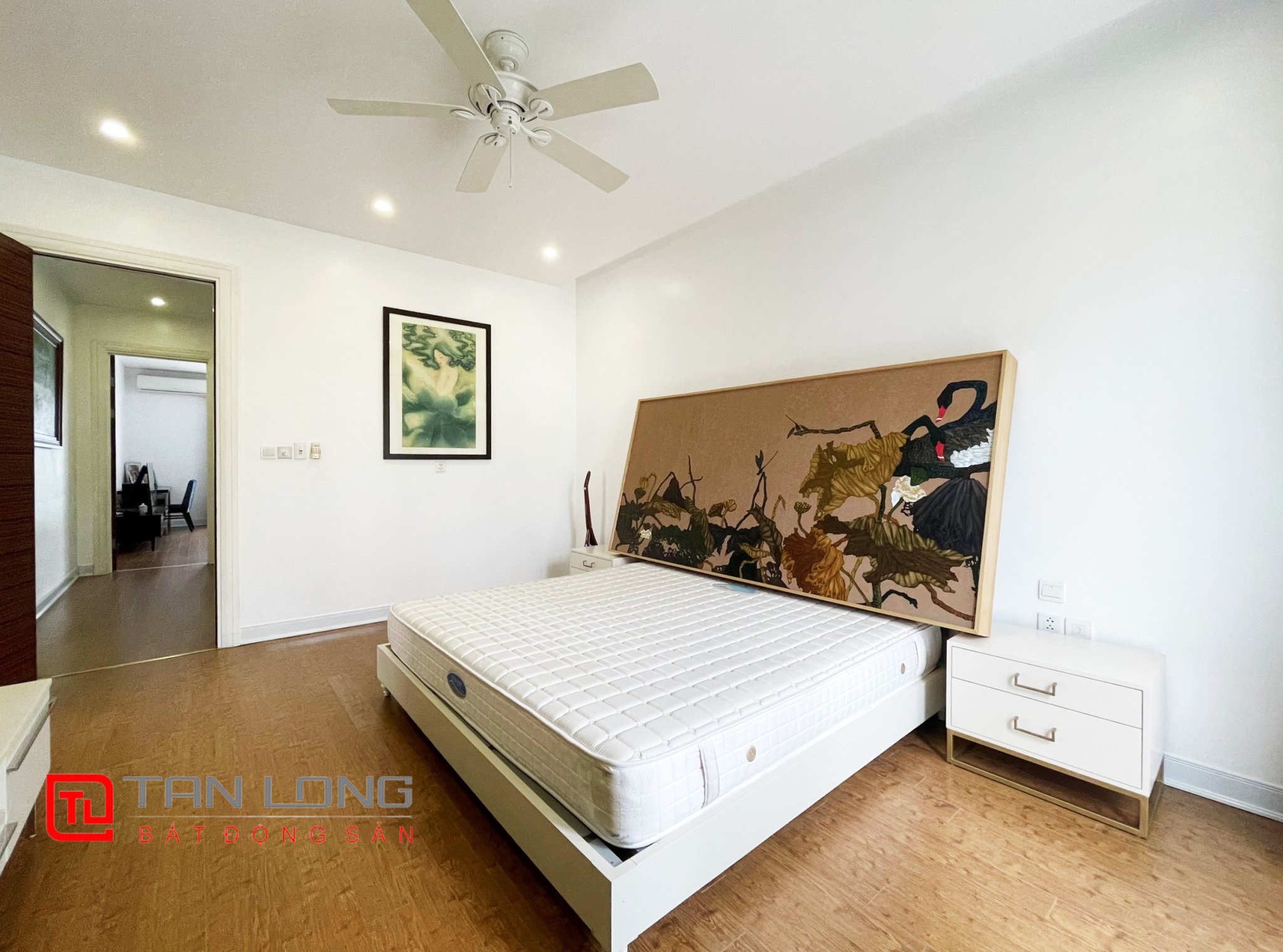 Cho thuê Biệt thự Song lập đủ đồ gần TTTM Vincom tại Vinhomes Riverside 8