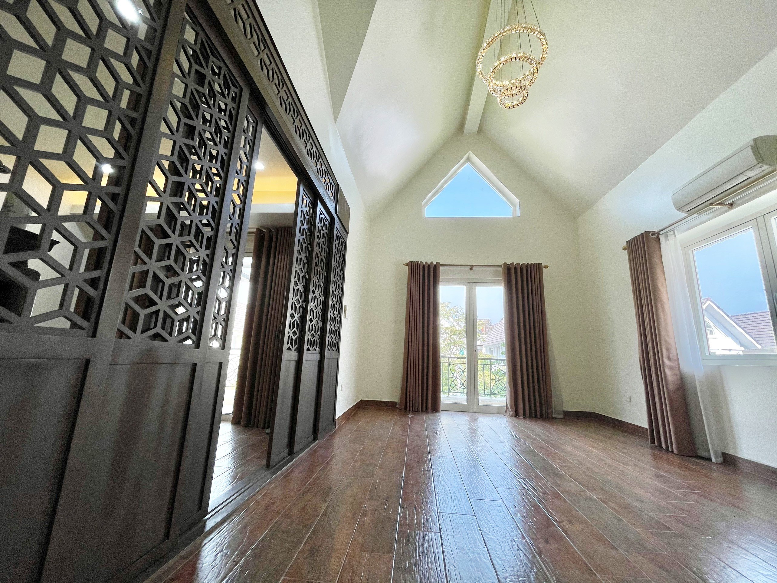 Cho thuê Biệt Thự song lập đủ đồ tại KĐT Vinhomes Riverside - Long Biên 8