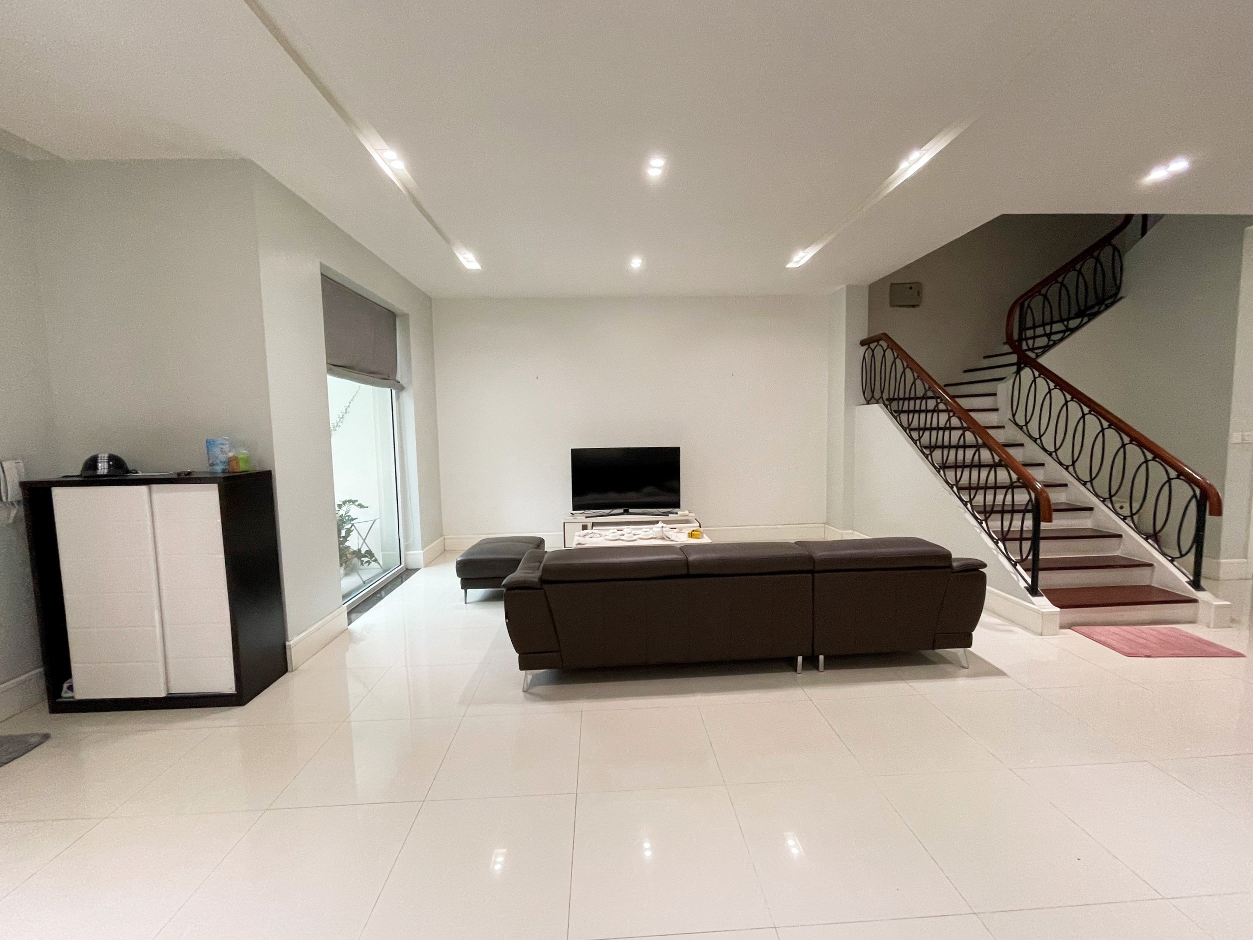 Cho thuê biệt thự song lập đủ đồ tại Vinhomes Riverside, Long Biên 3