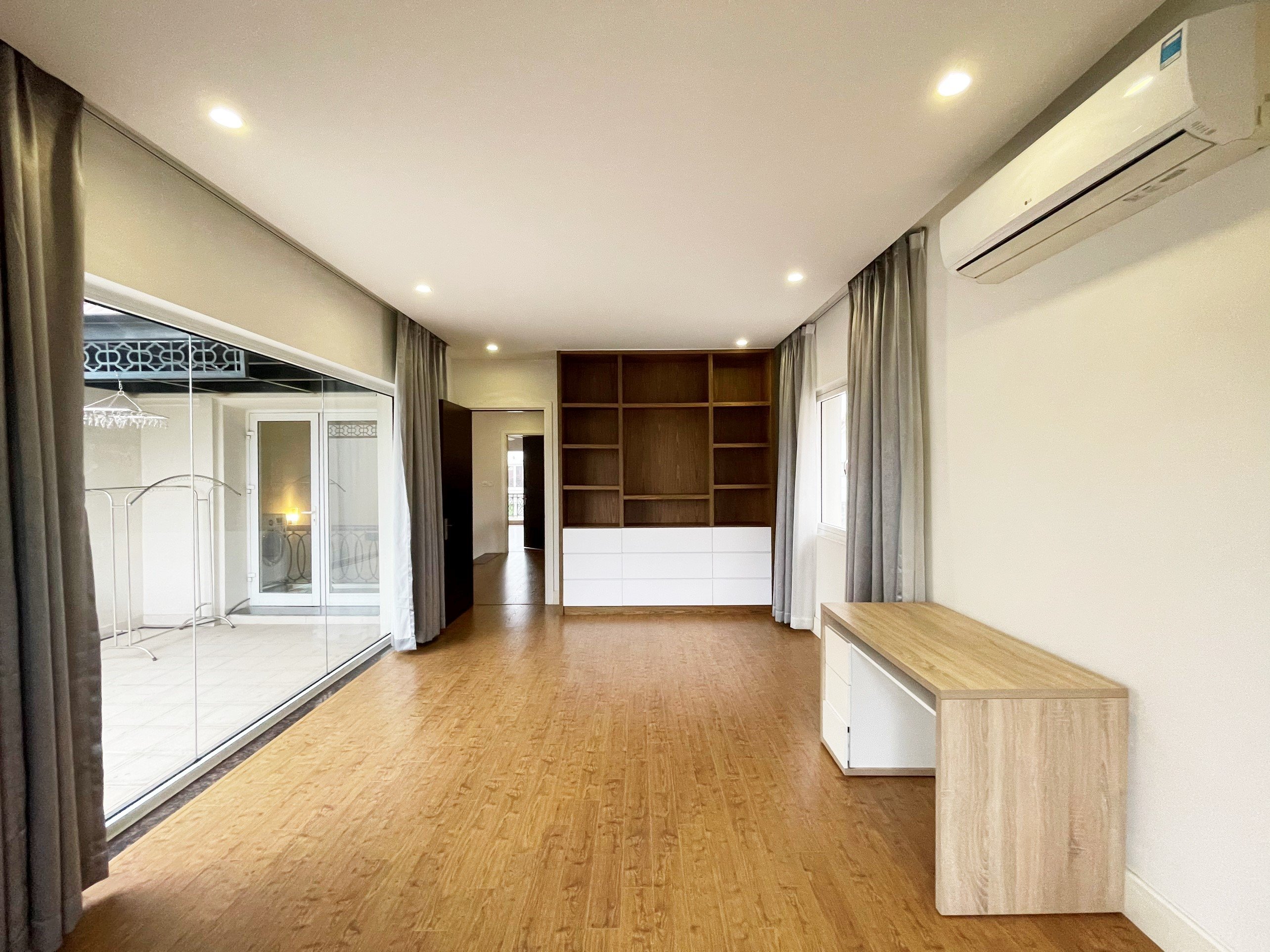 Cho thuê biệt thự song lập đủ đồ tại Vinhomes Riverside, Long Biên 7