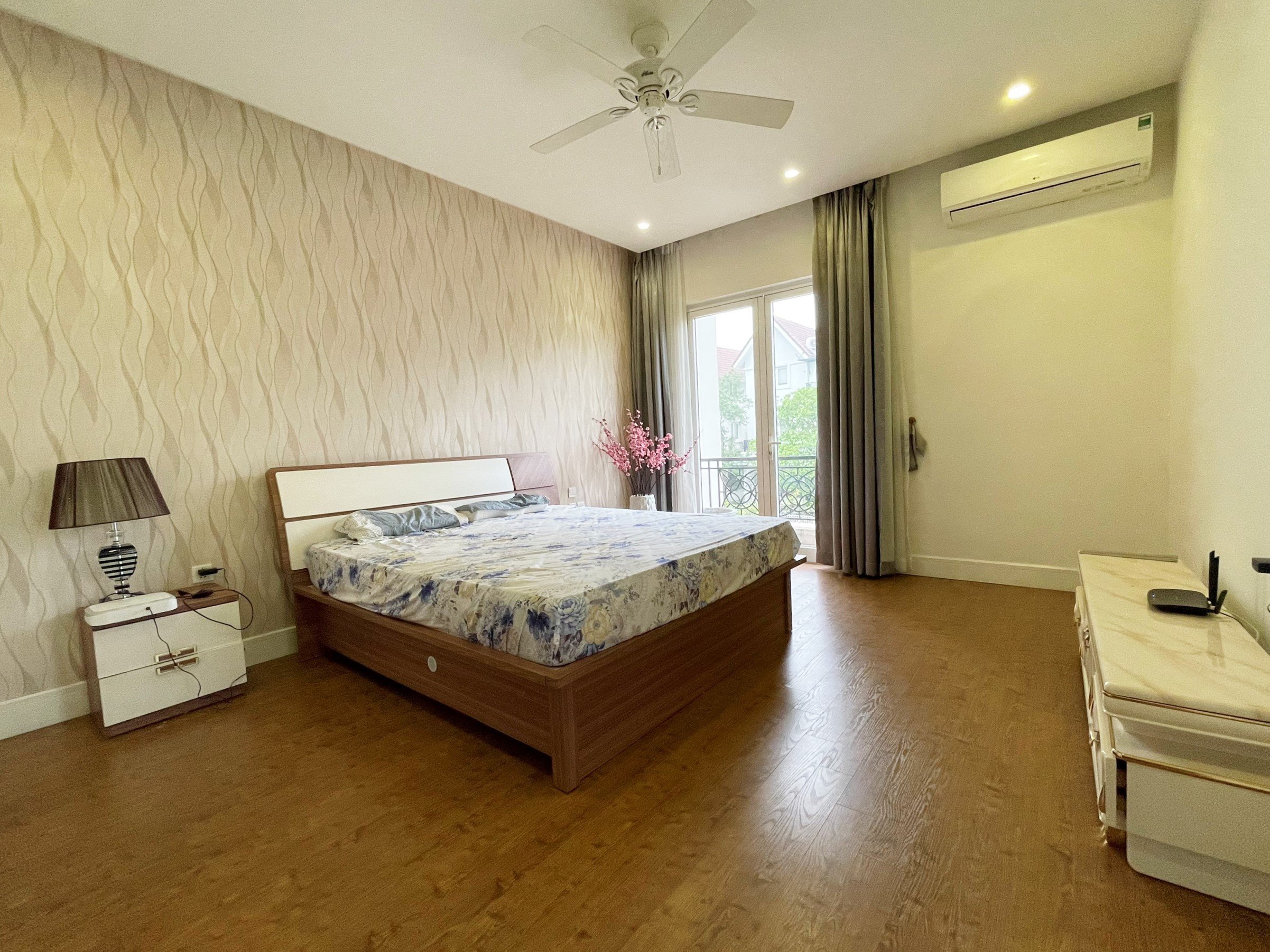 Cho thuê biệt thự song lập đủ đồ tại Vinhomes Riverside, Long Biên 8