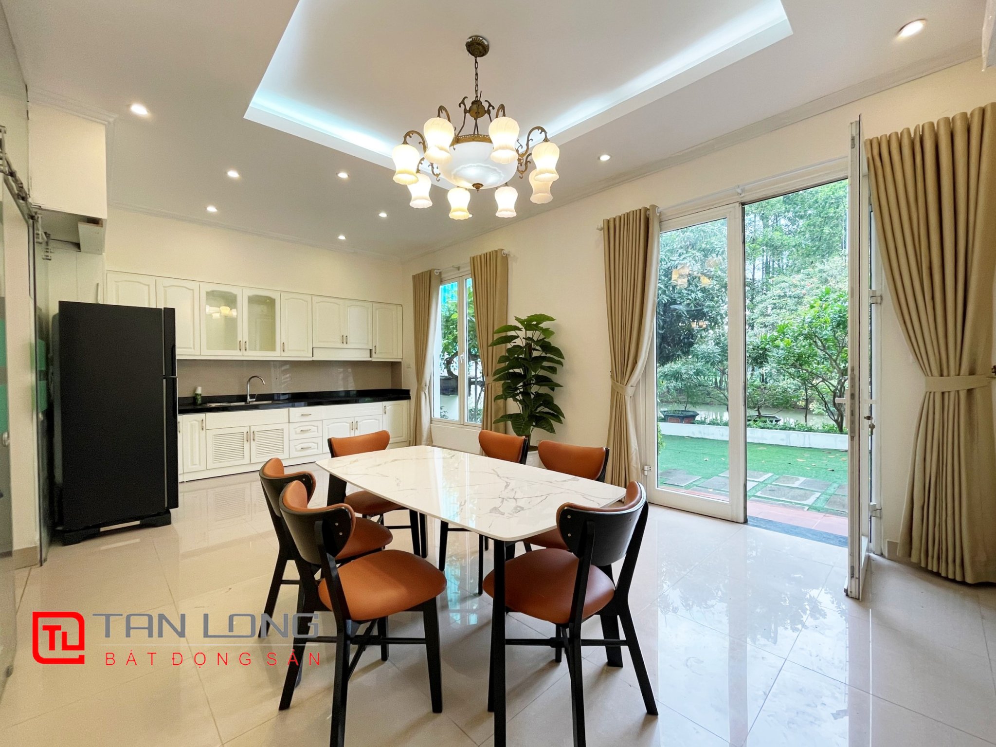 Cho thuê Biệt thự Song lập đủ đồ view ngã 3 sông tại Vinhomes Riverside 3