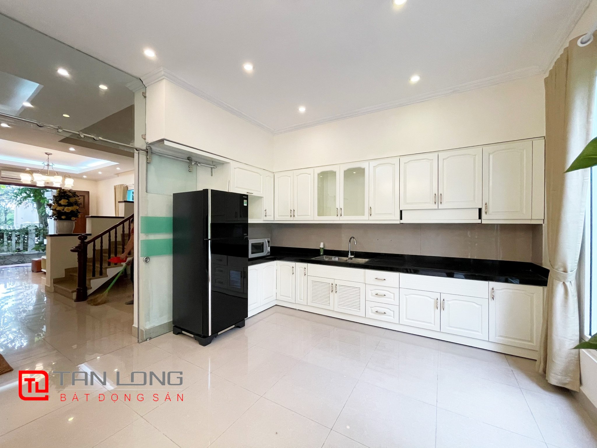 Cho thuê Biệt thự Song lập đủ đồ view ngã 3 sông tại Vinhomes Riverside 5