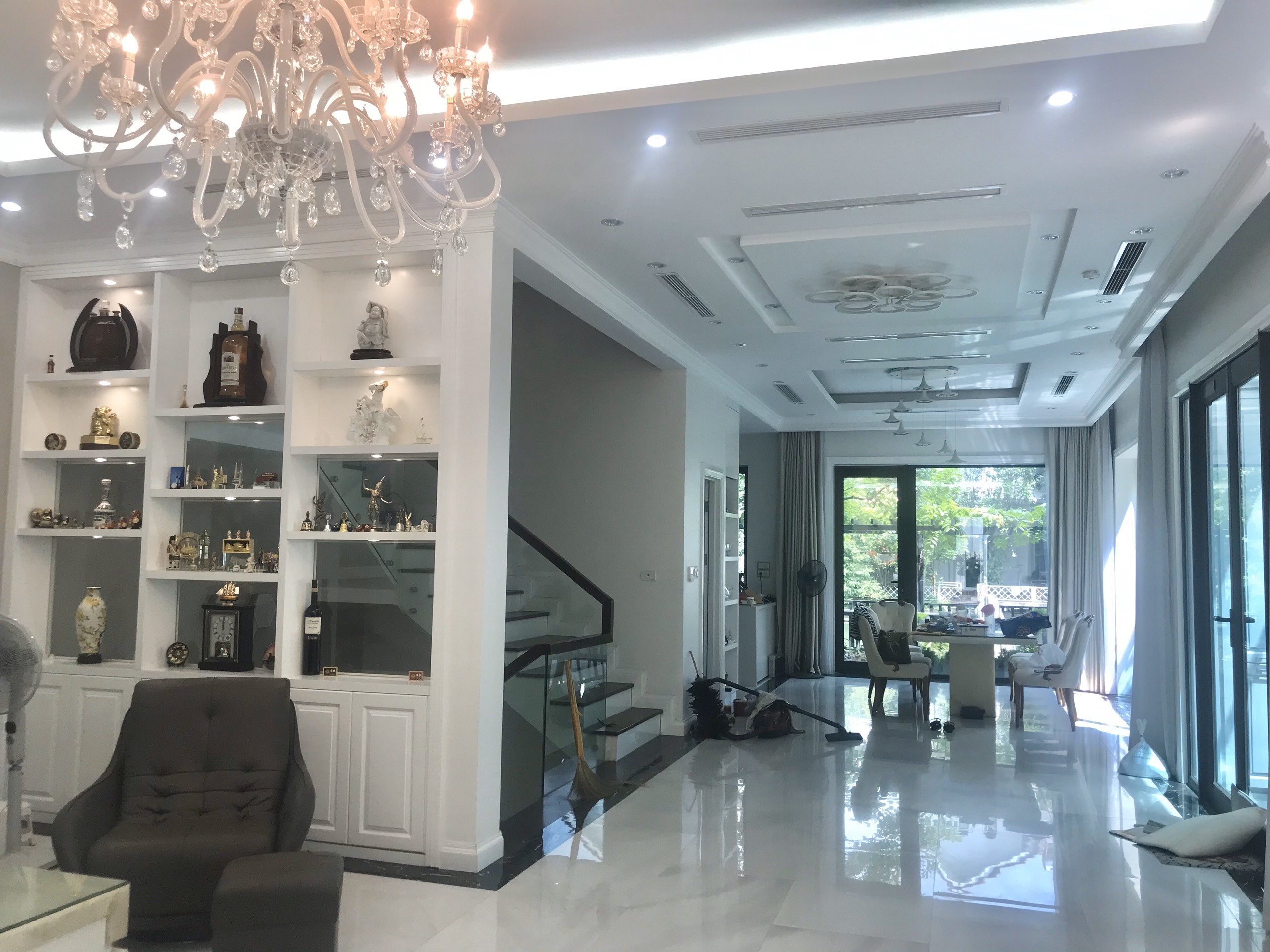 Cho Thuê Biệt Thự Song Lập Đủ Đồ,Tại Vinhomes Riverside Gần Trường Quốc tế BIS 2