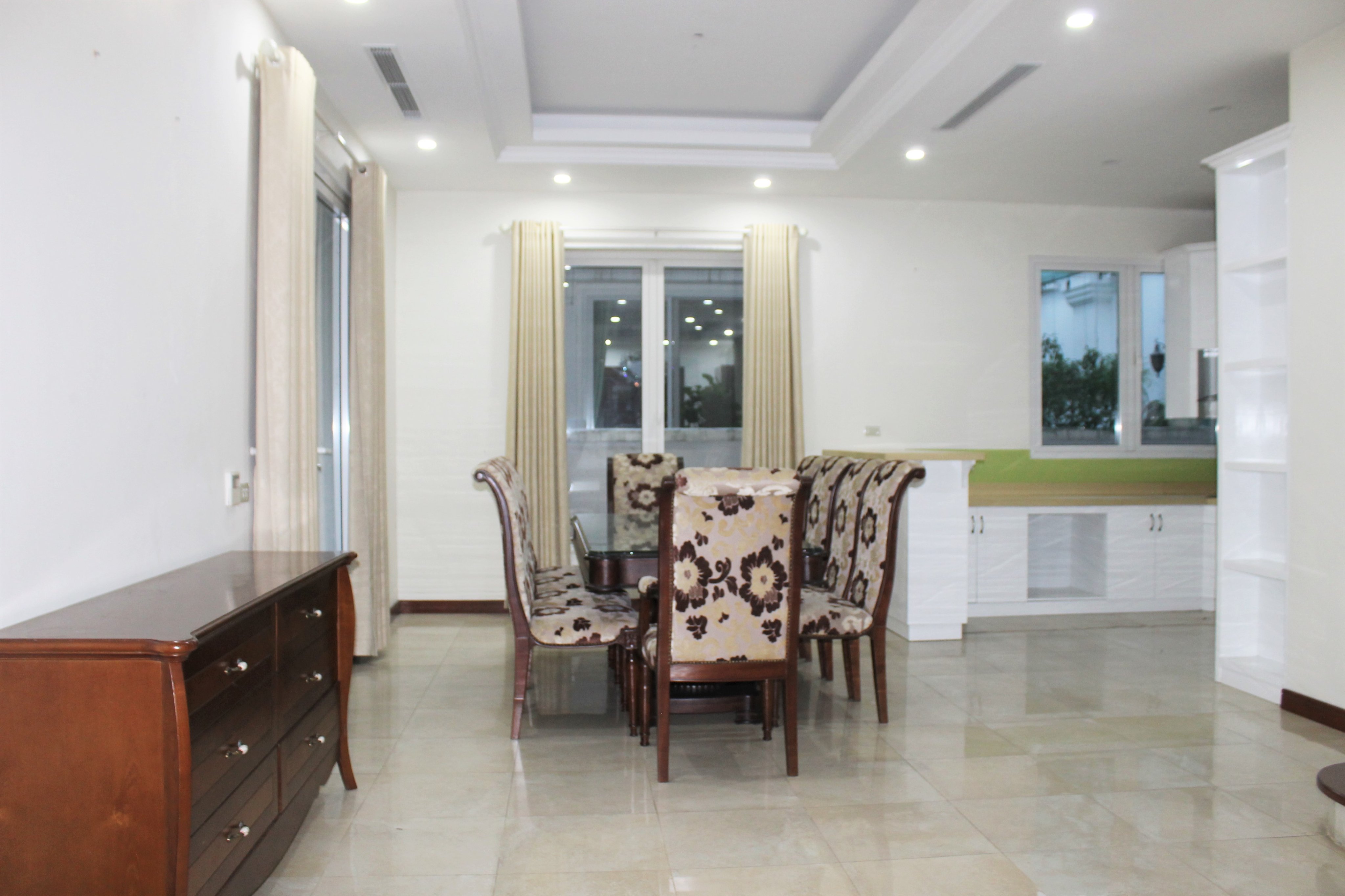 Cho thuê Biệt Thự Song Lập Đường Anh Đào tại KĐT Vinhomes Riverside 3