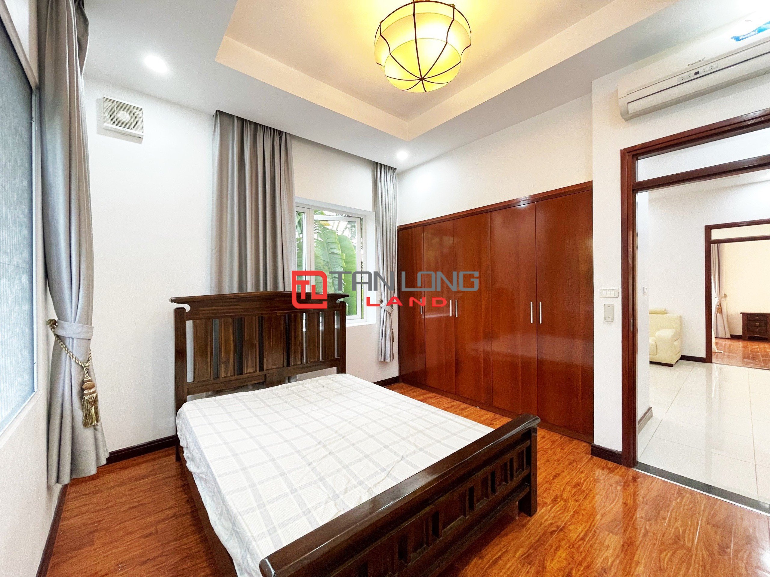 Cho thuê Biệt thự Song lập full nội thất 4 phòng ngủ tại Vinhomes Riverside 14