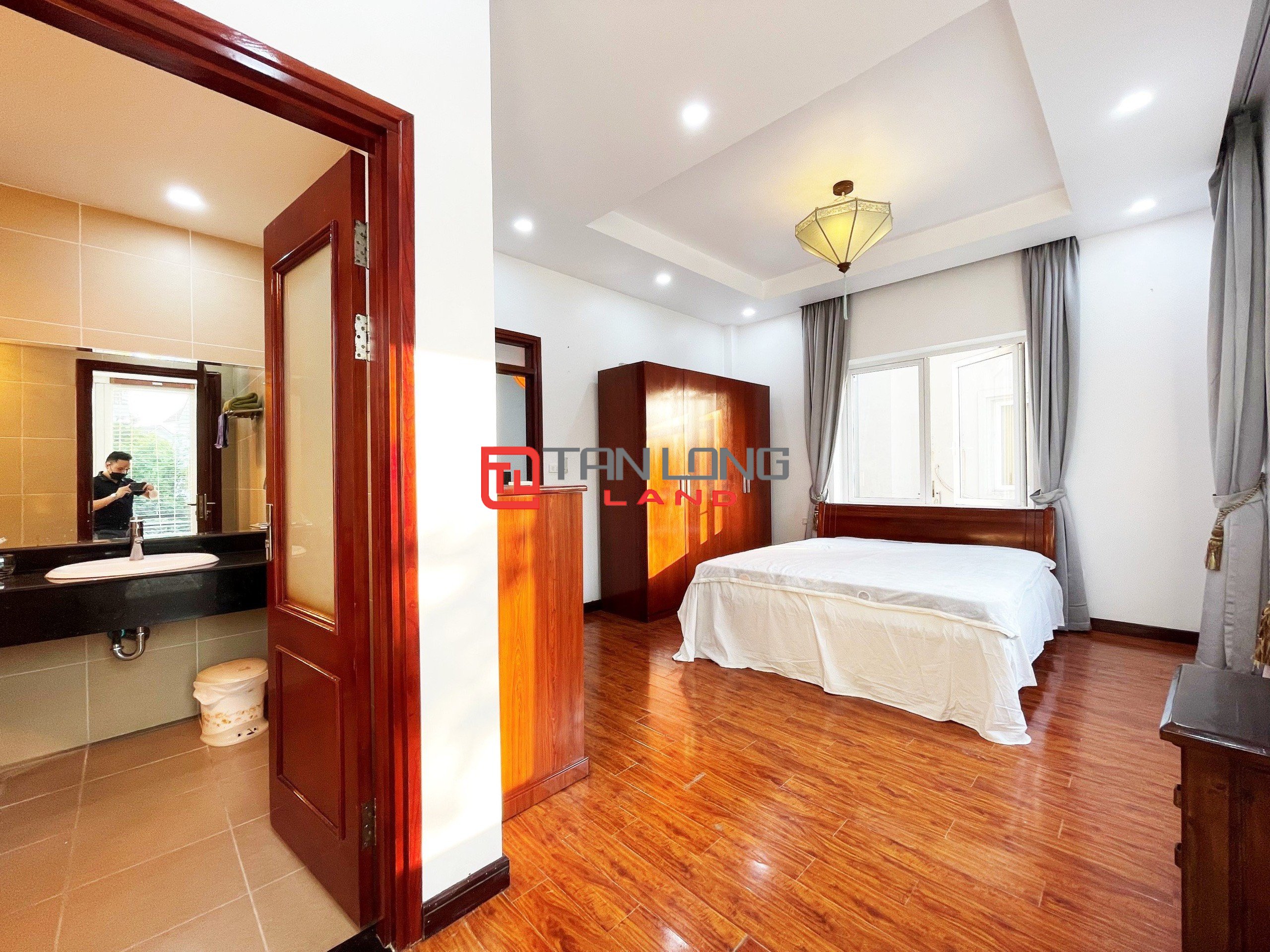 Cho thuê Biệt thự Song lập full nội thất 4 phòng ngủ tại Vinhomes Riverside 9