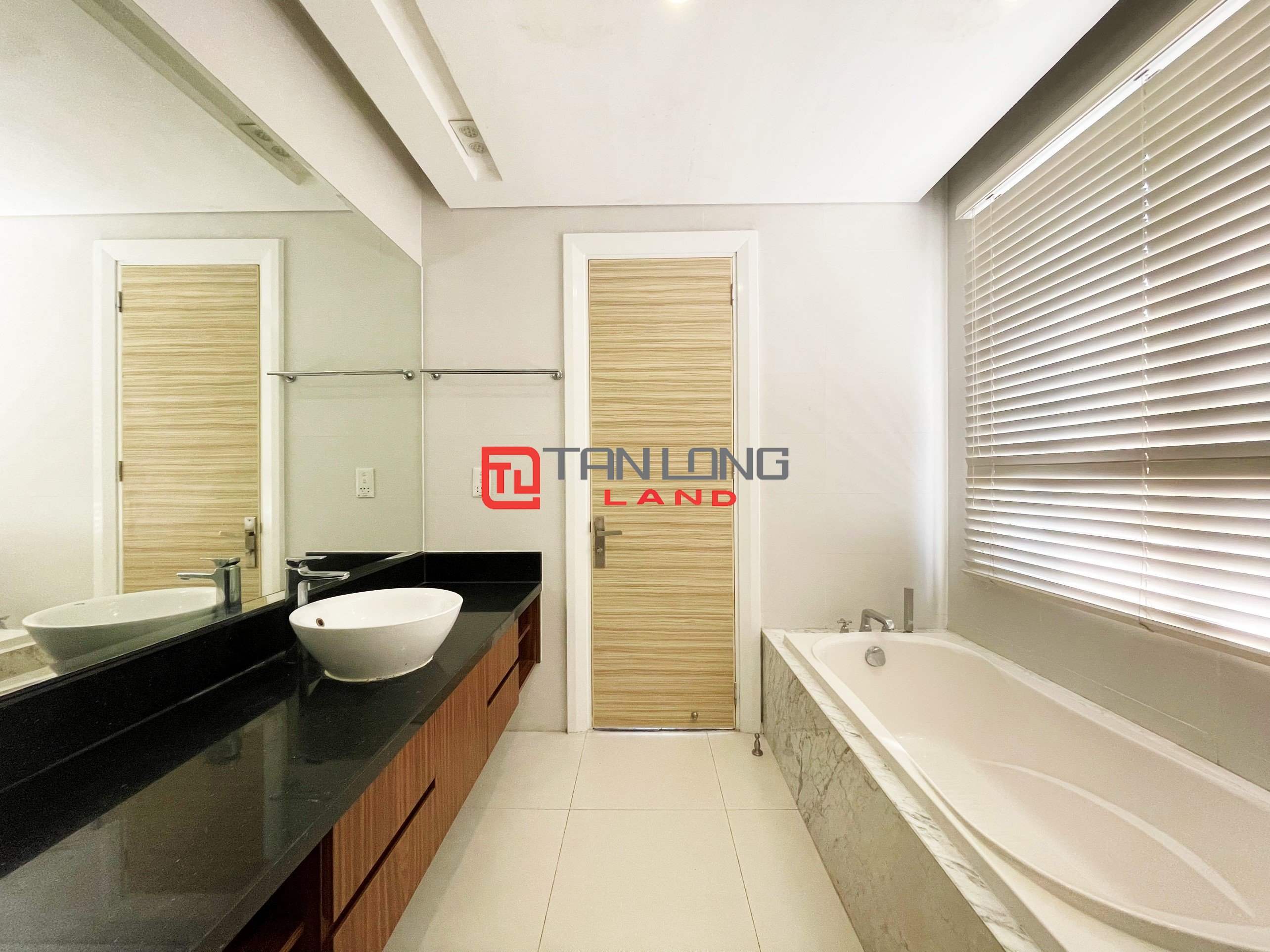 Cho thuê Biệt thự Song lập full nội thất gần trường quốc tế BIS tại Vinhomes Riverside Long Biên 13
