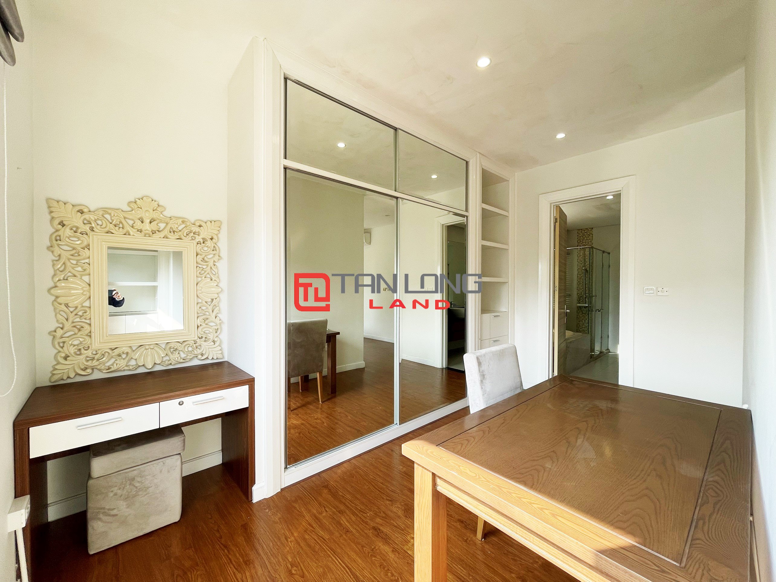 Cho thuê Biệt thự Song lập full nội thất gần trường quốc tế BIS tại Vinhomes Riverside Long Biên 15