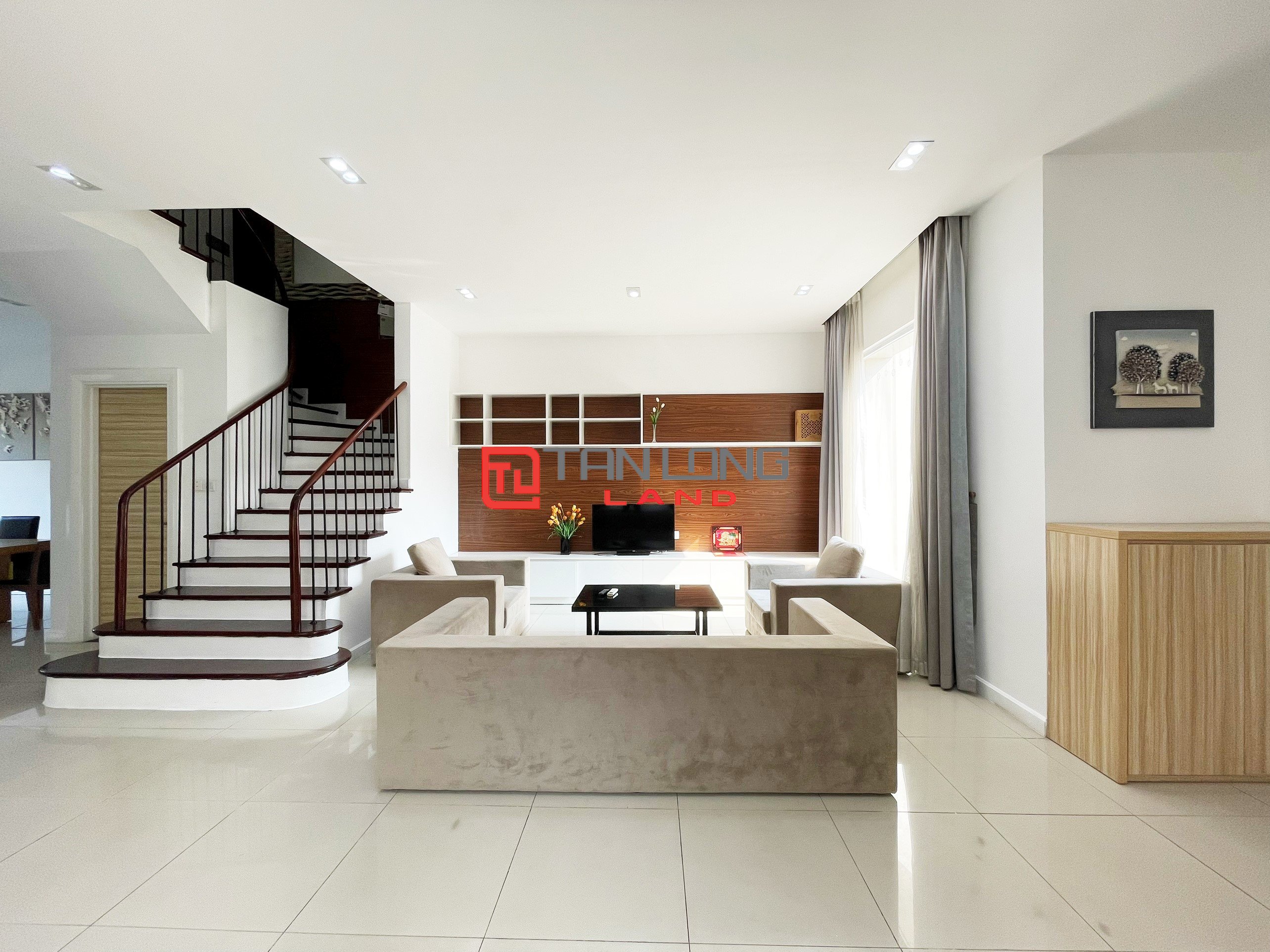 Cho thuê Biệt thự Song lập full nội thất gần trường quốc tế BIS tại Vinhomes Riverside Long Biên 2
