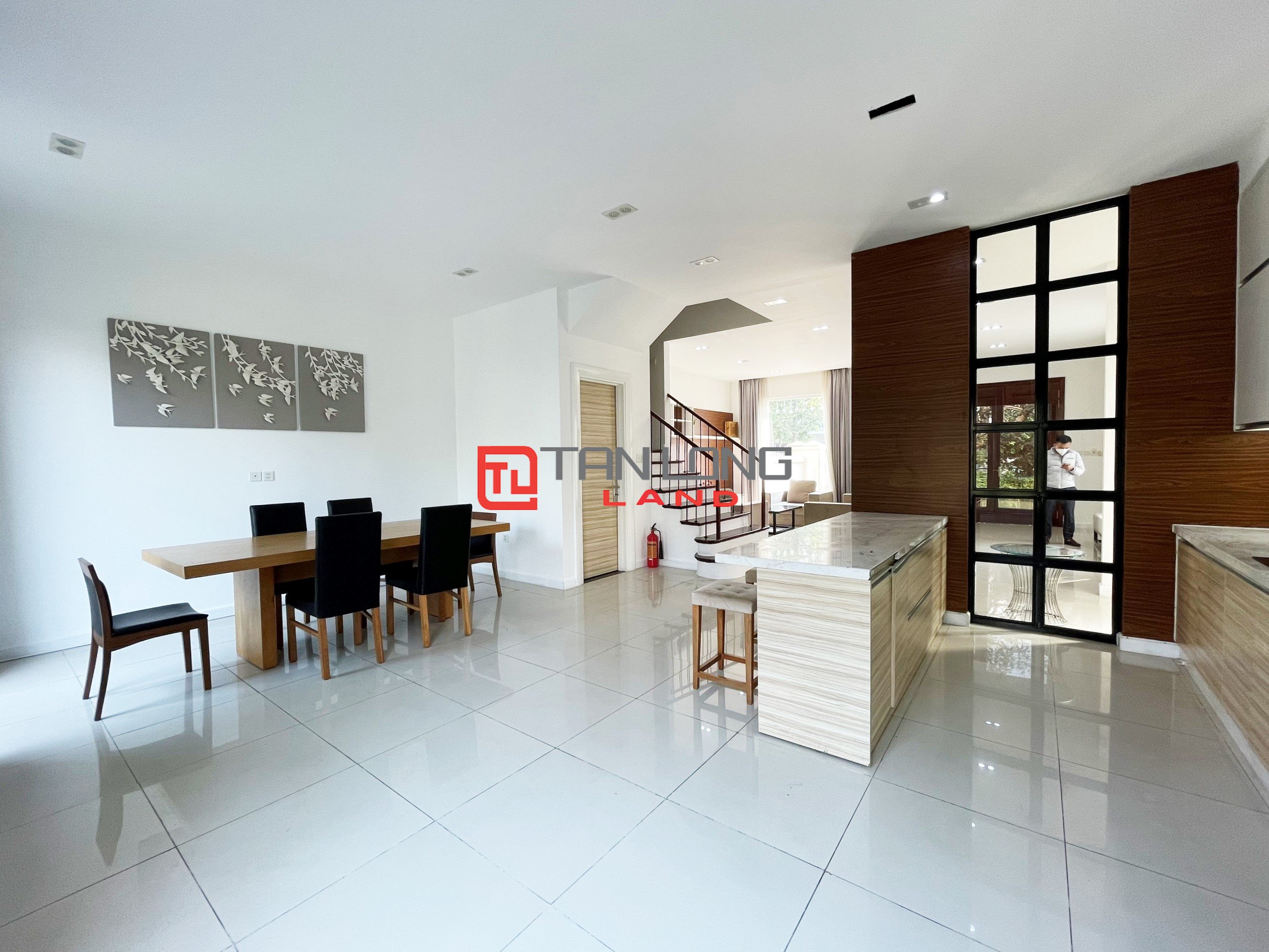 Cho thuê Biệt thự Song lập full nội thất gần trường quốc tế BIS tại Vinhomes Riverside Long Biên 6