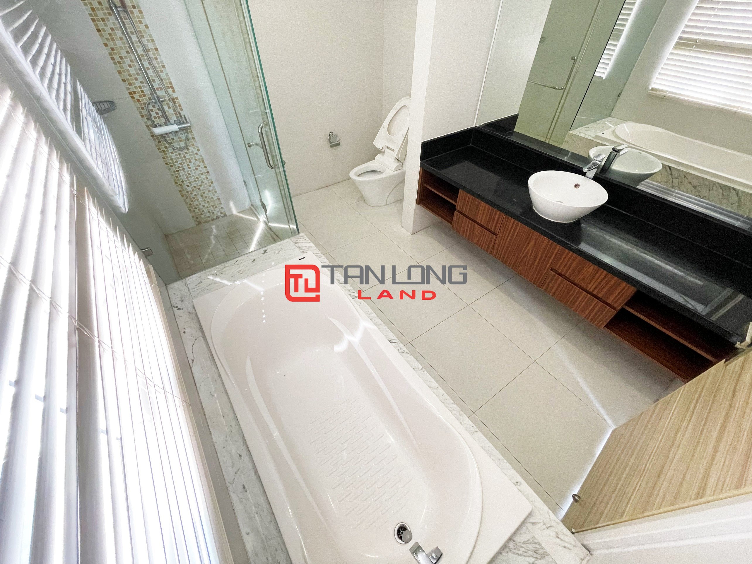 Cho thuê Biệt thự Song lập full nội thất gần trường quốc tế BIS tại Vinhomes Riverside Long Biên 9