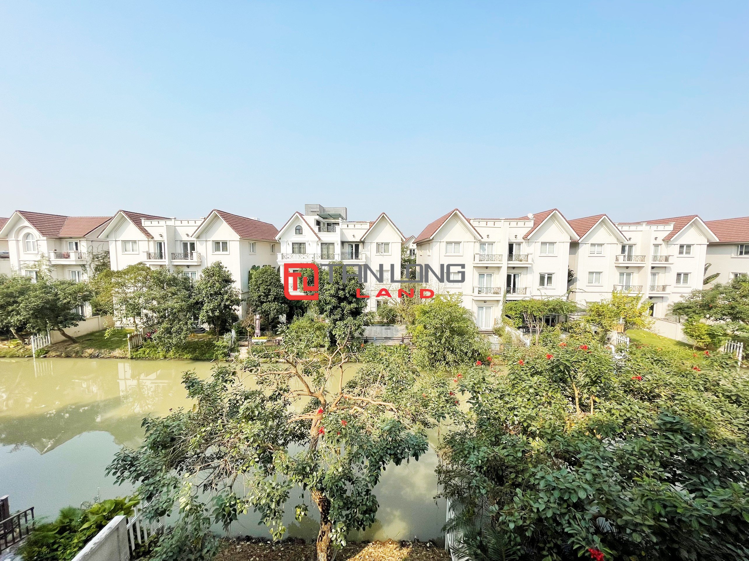Cho thuê Biệt thự Song lập full nội thất gần trường quốc tế BIS tại Vinhomes Riverside Long Biên 18