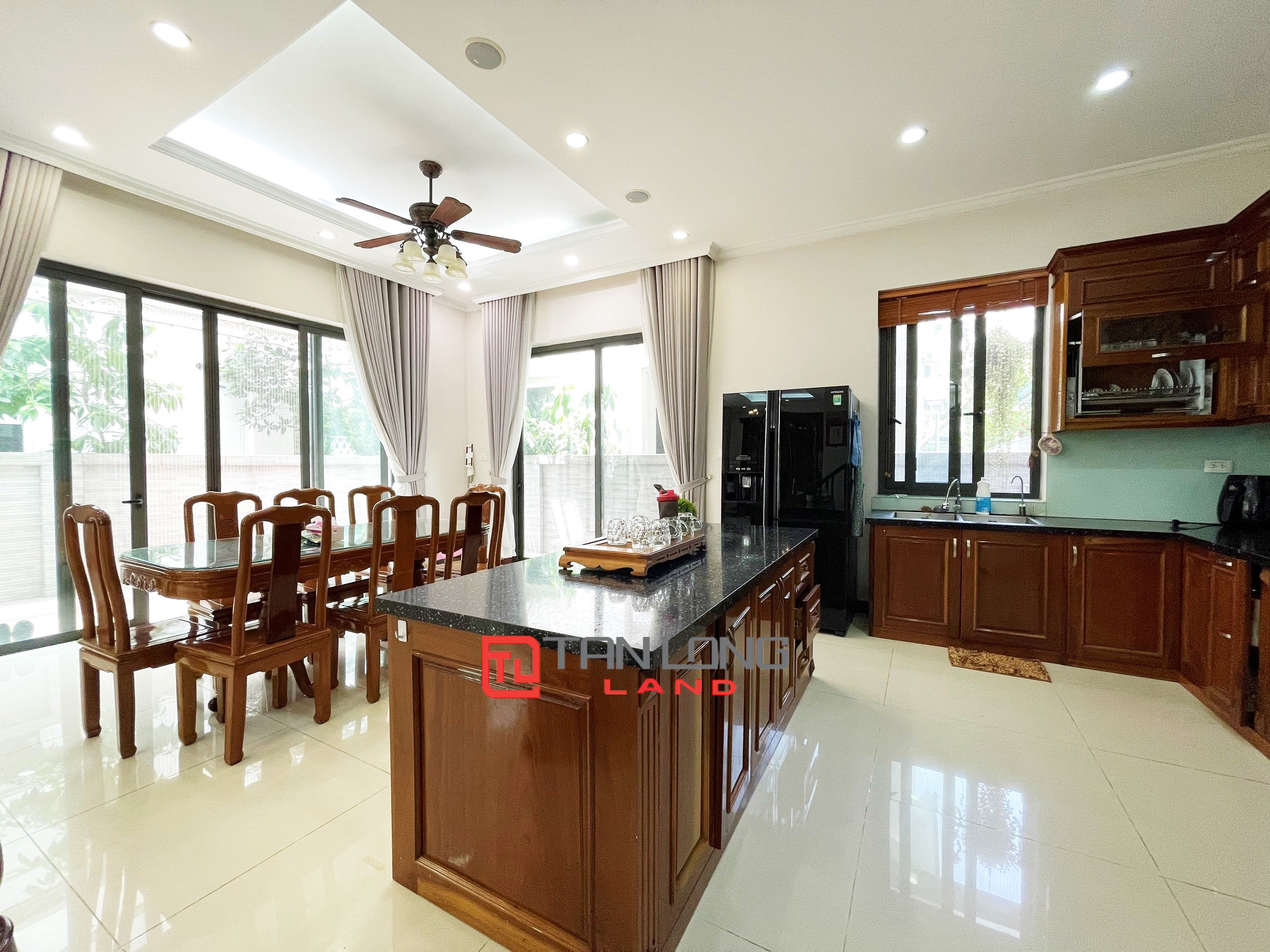 Cho thuê Biệt thự Song lập full nội thất gỗ cao cấp giá 40 triệu/tháng tại Vinhomes Riverside 6