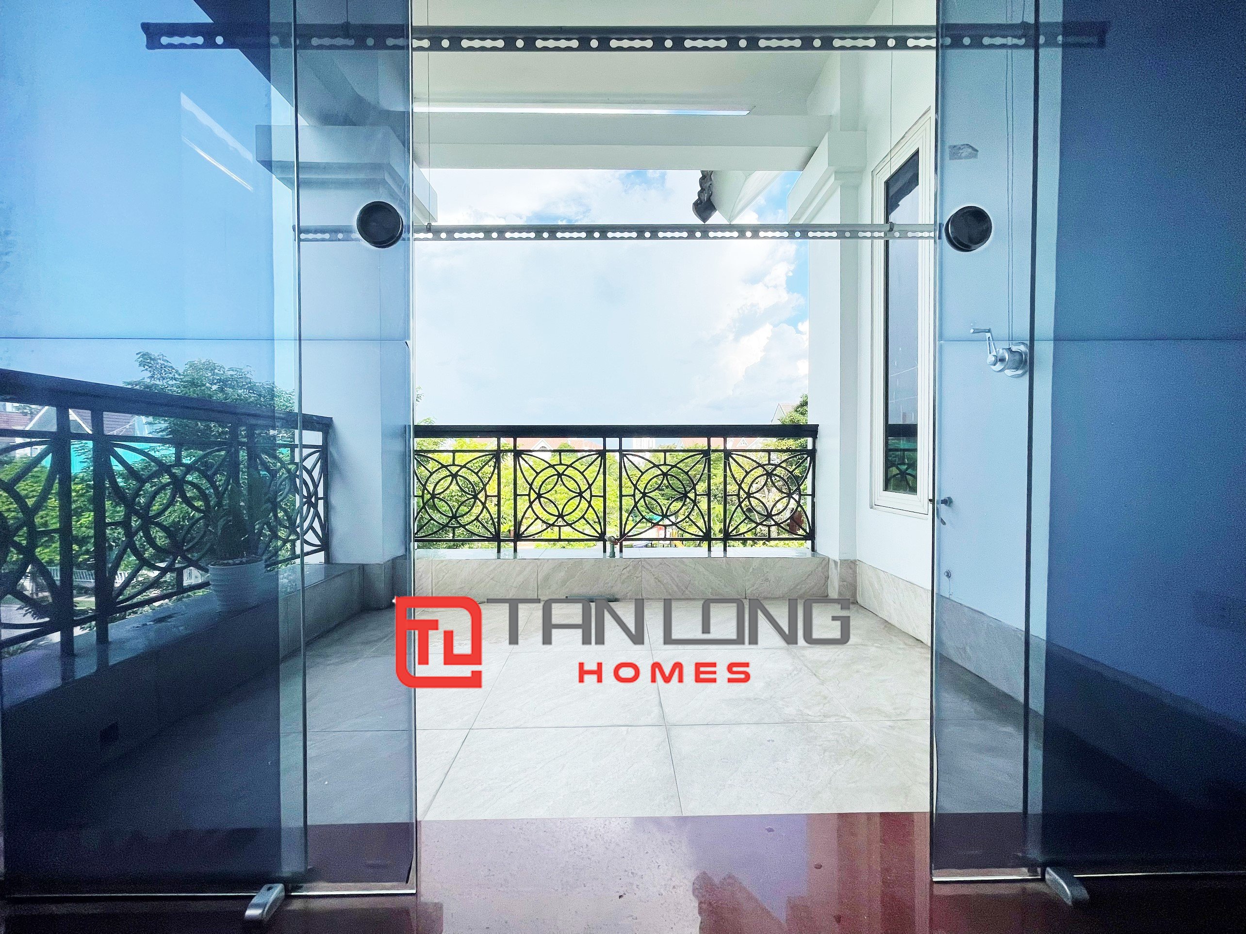 Cho thuê Biệt thự Song lập full nội thất tại Vinhomes The Harmony 12